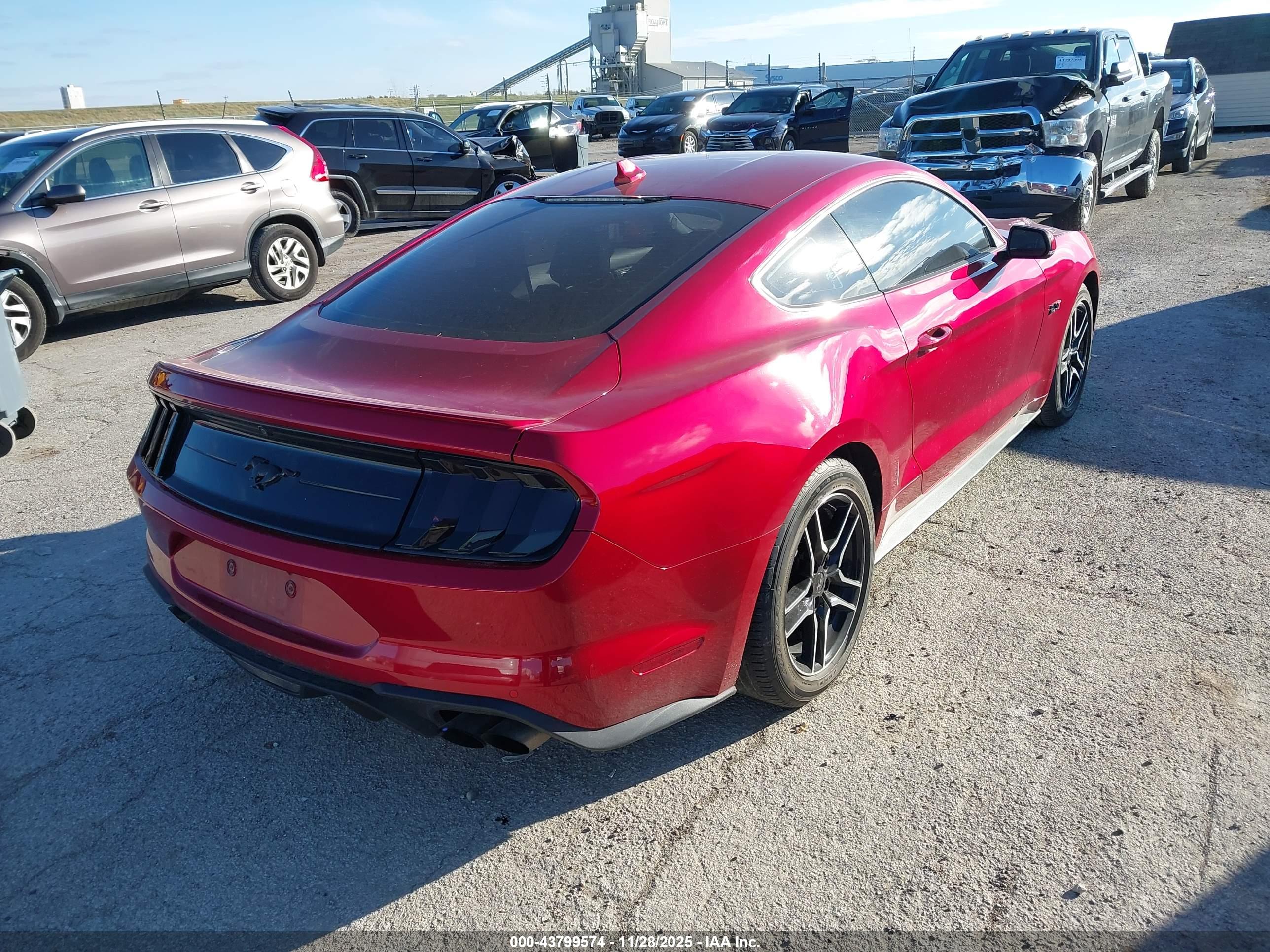 FORD MUSTANG image 4