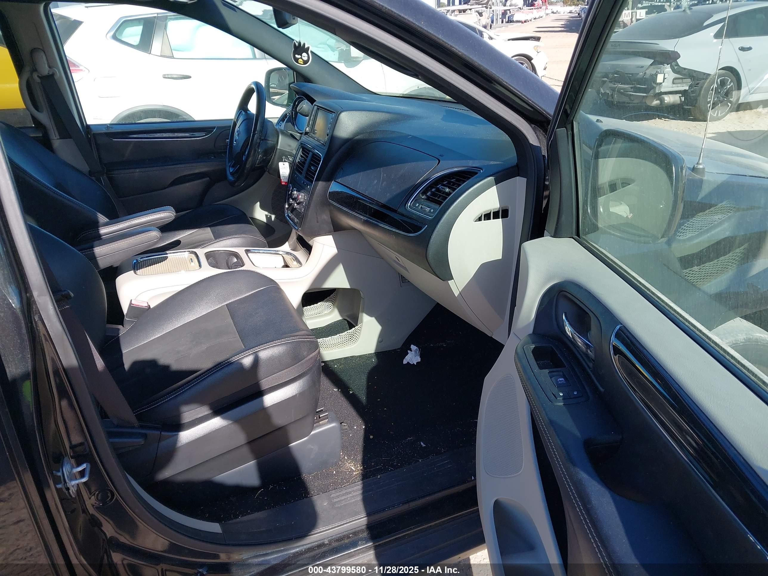 DODGE GRAND image 5