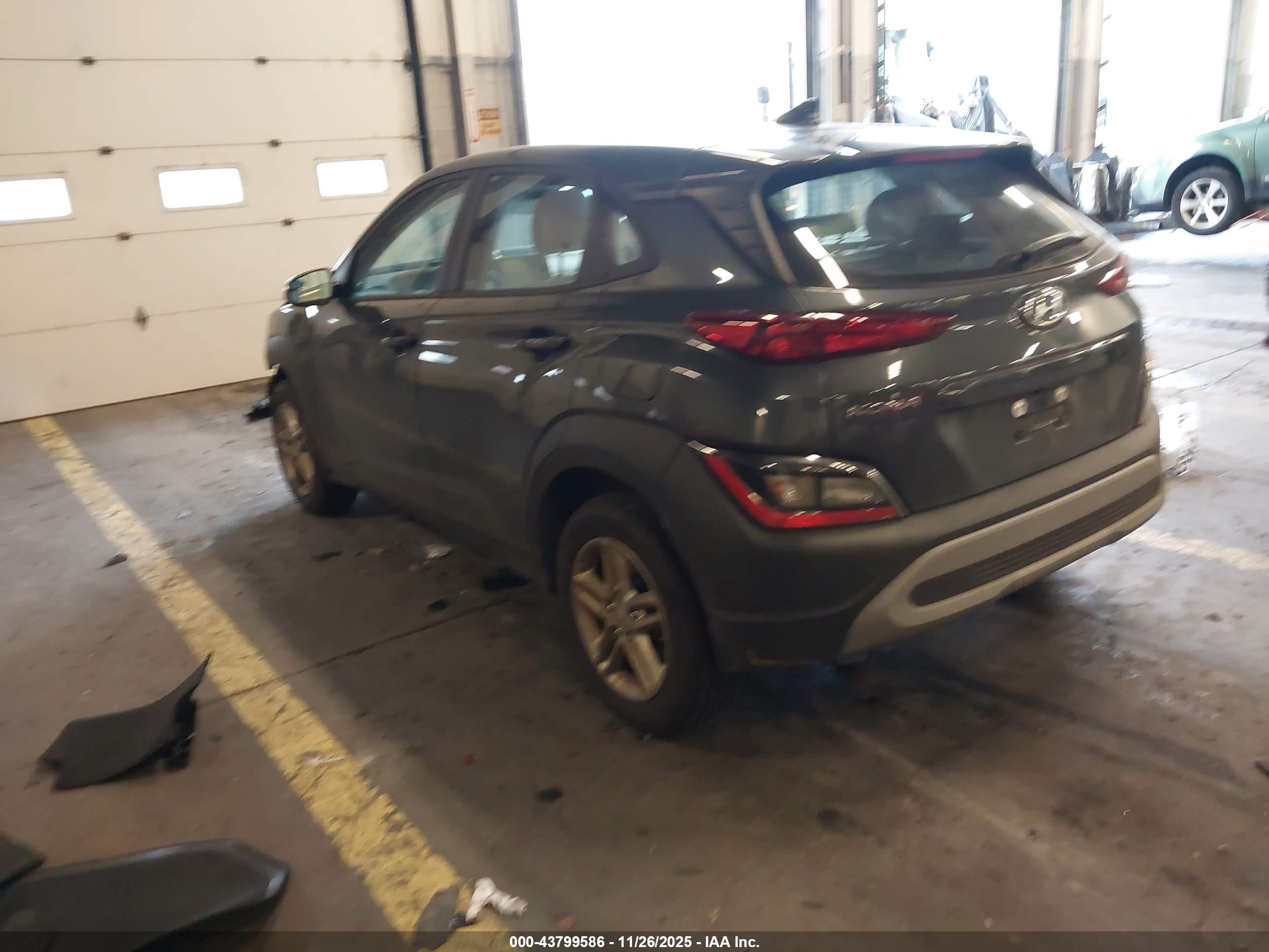 HYUNDAI KONA image 3