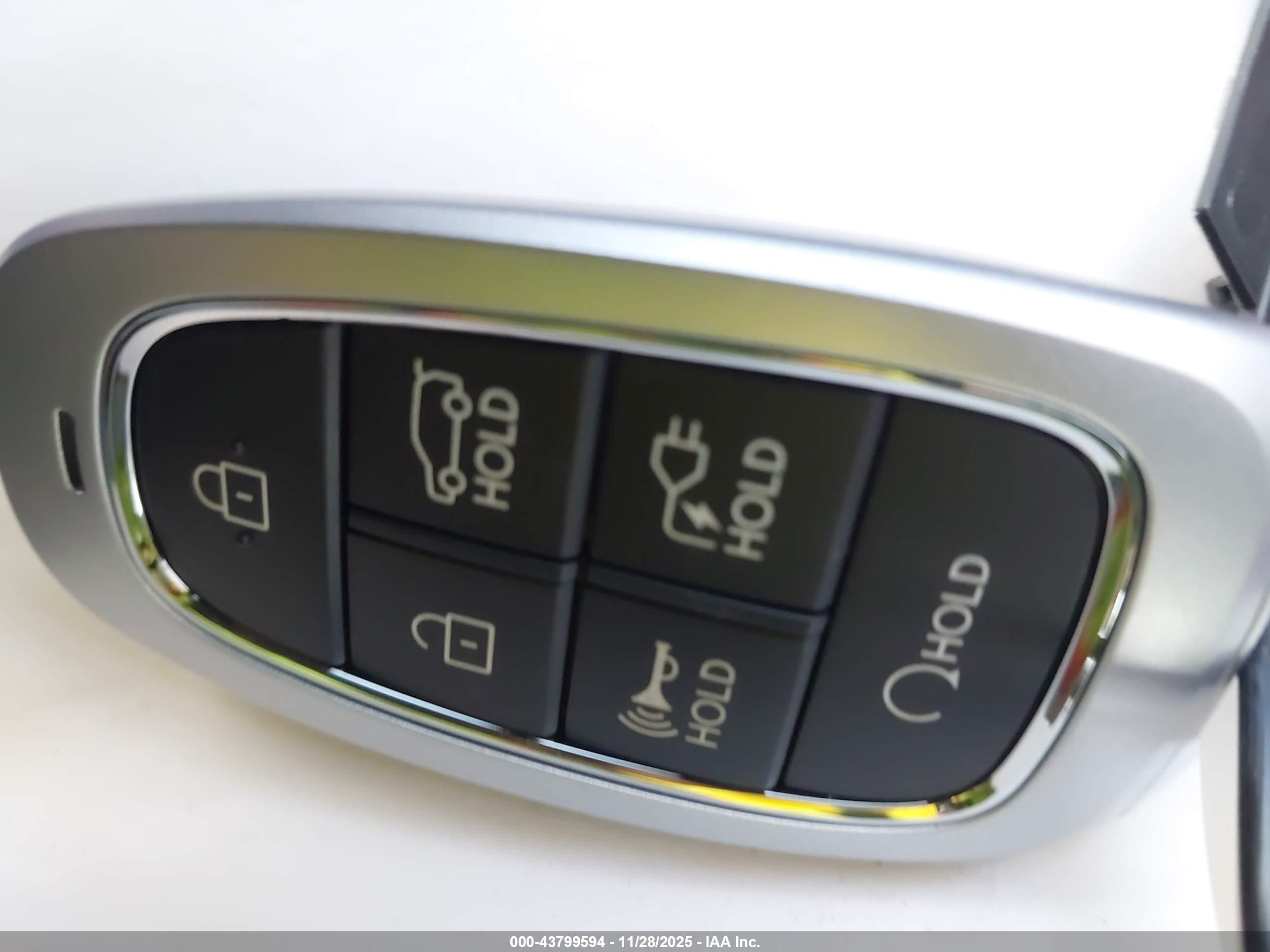 HYUNDAI IONIQ image 11