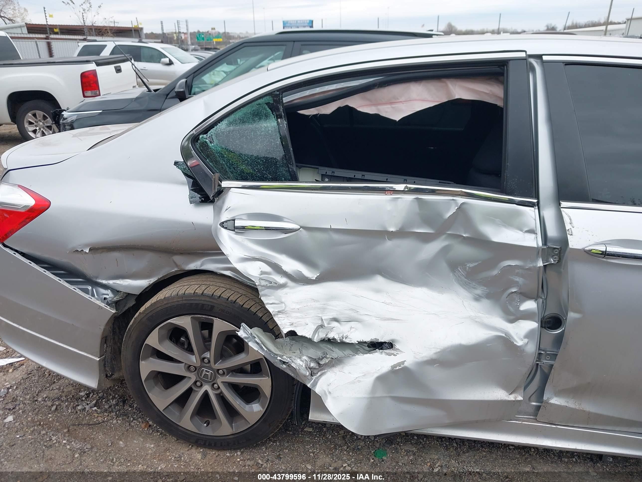 HONDA ACCORD image 6
