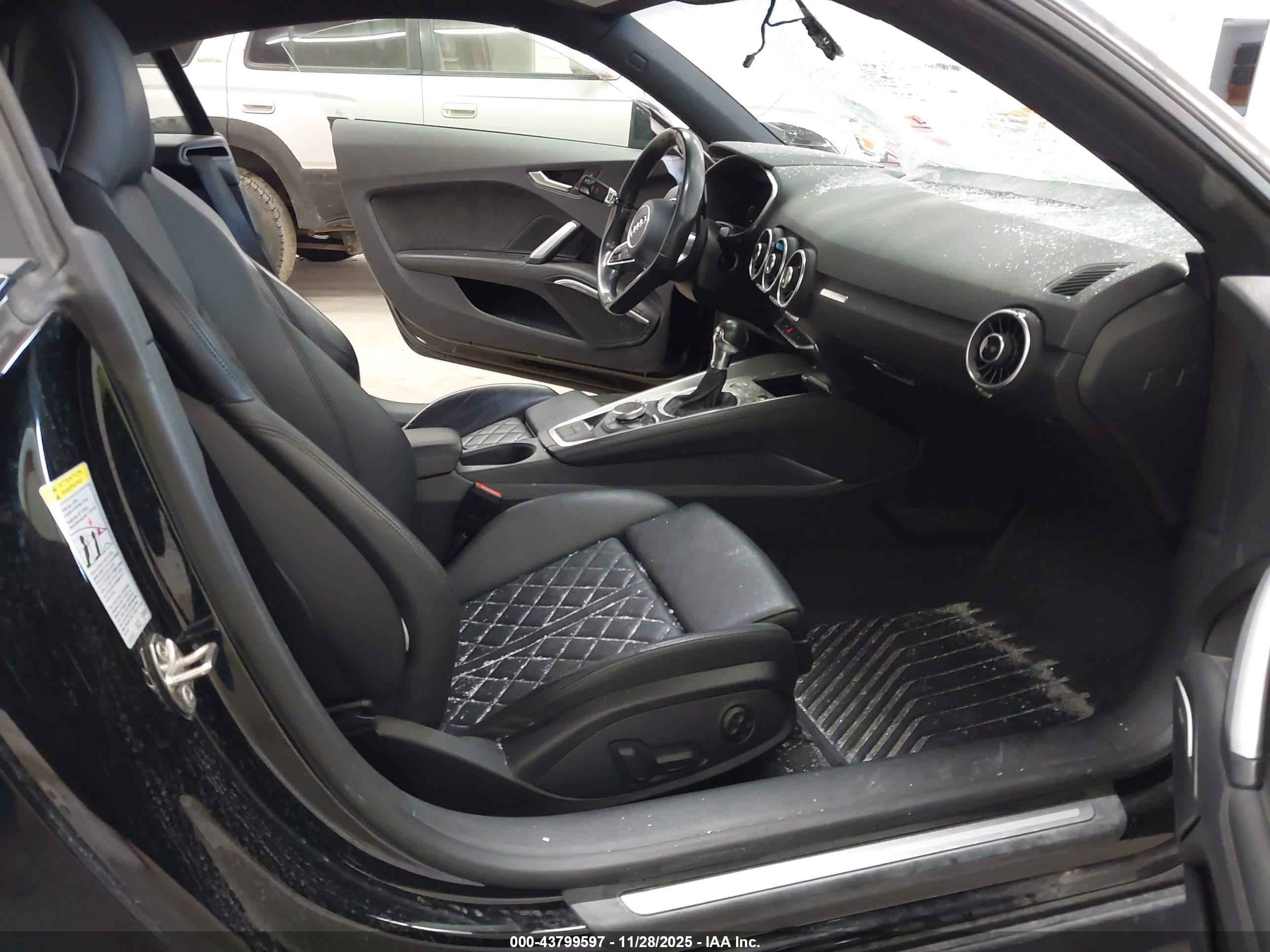 AUDI TT image 5