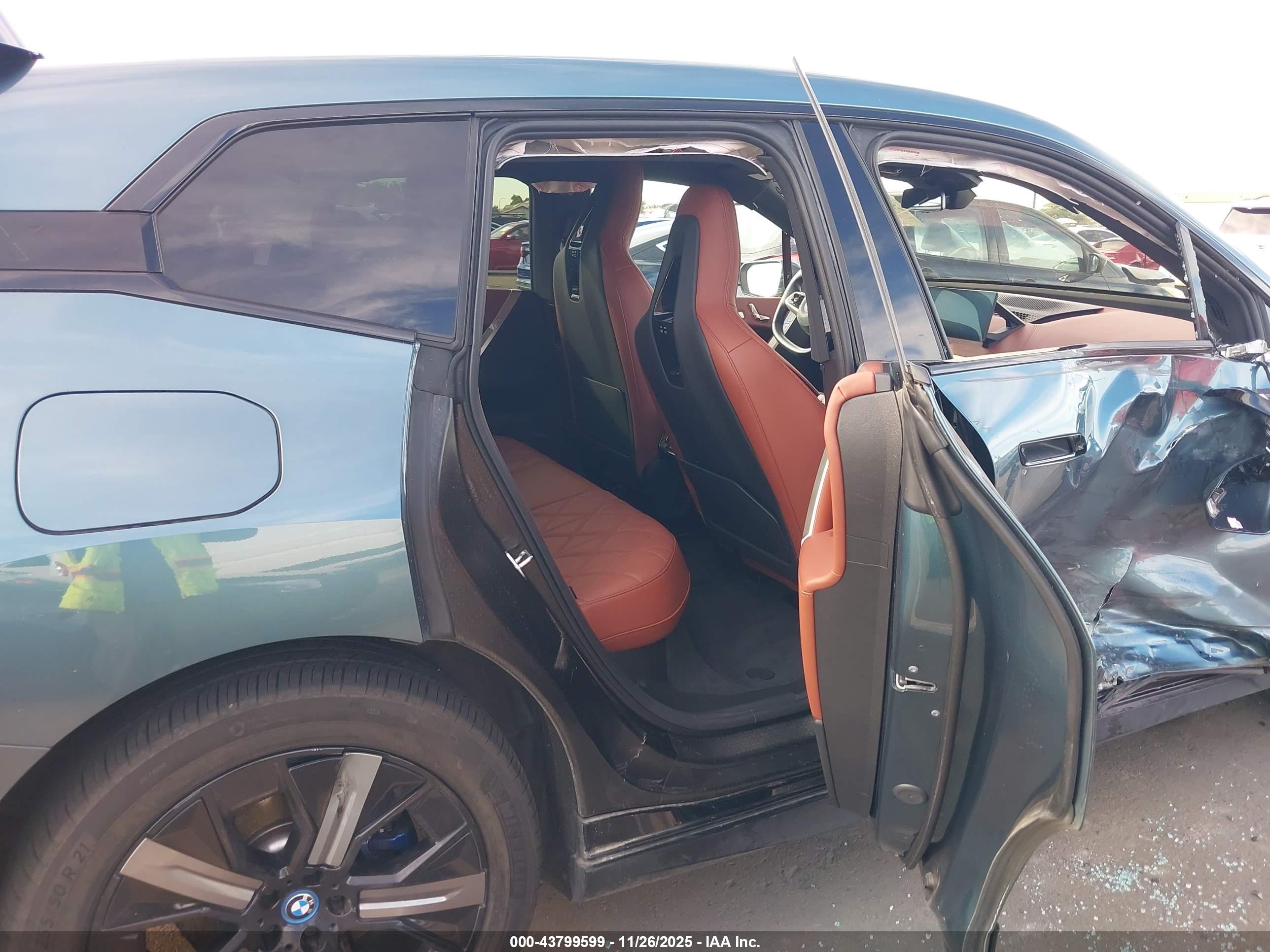 BMW IX image 8