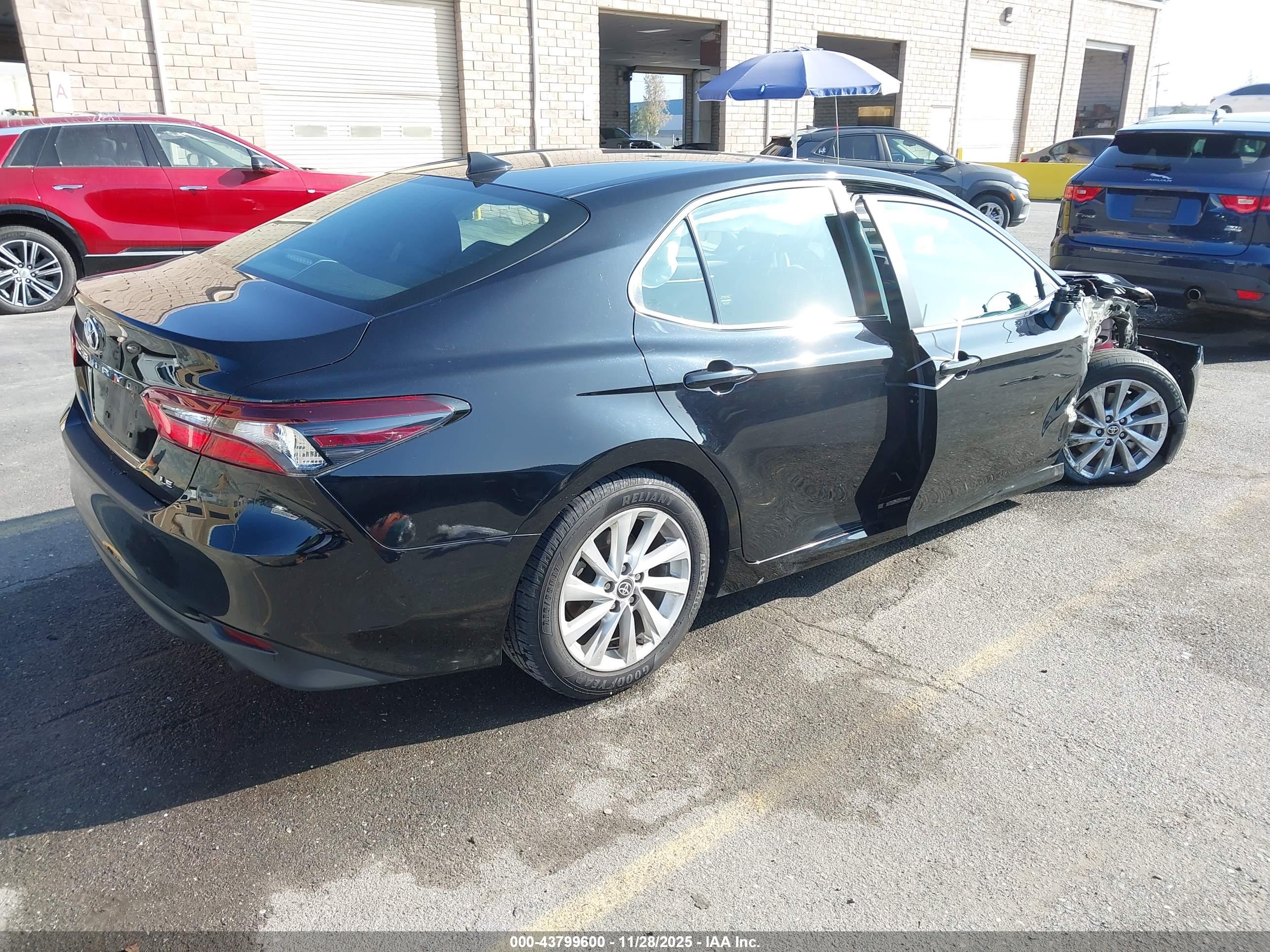 TOYOTA CAMRY image 4