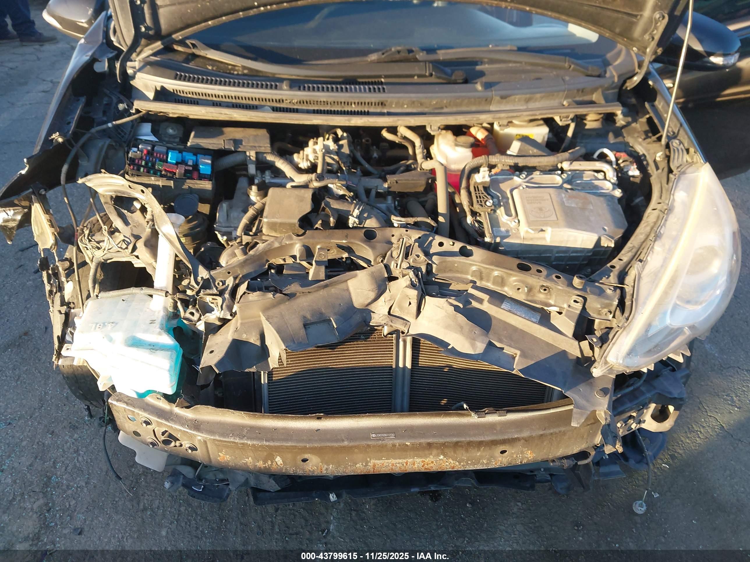 TOYOTA PRIUS image 10