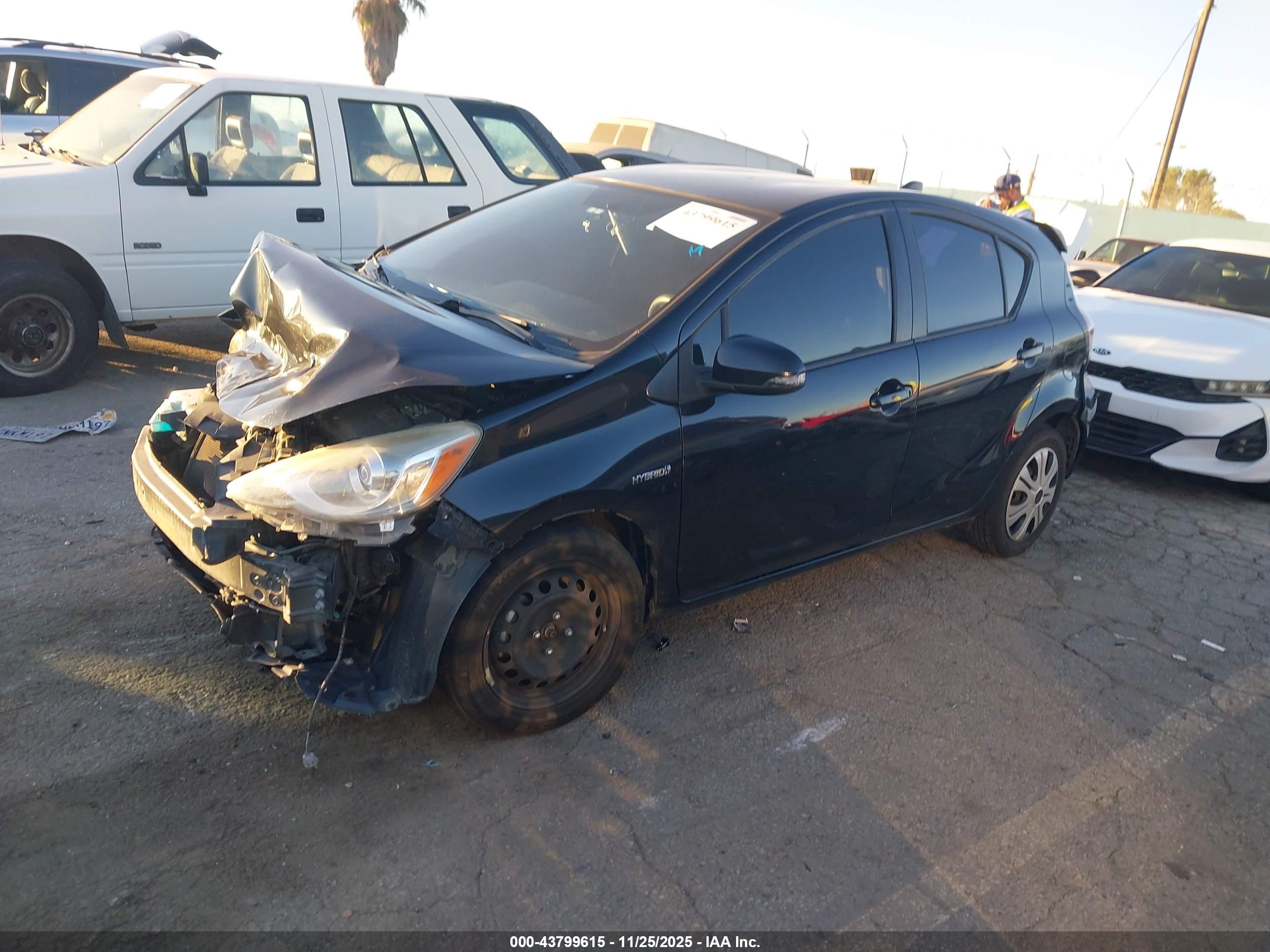 TOYOTA PRIUS image 2
