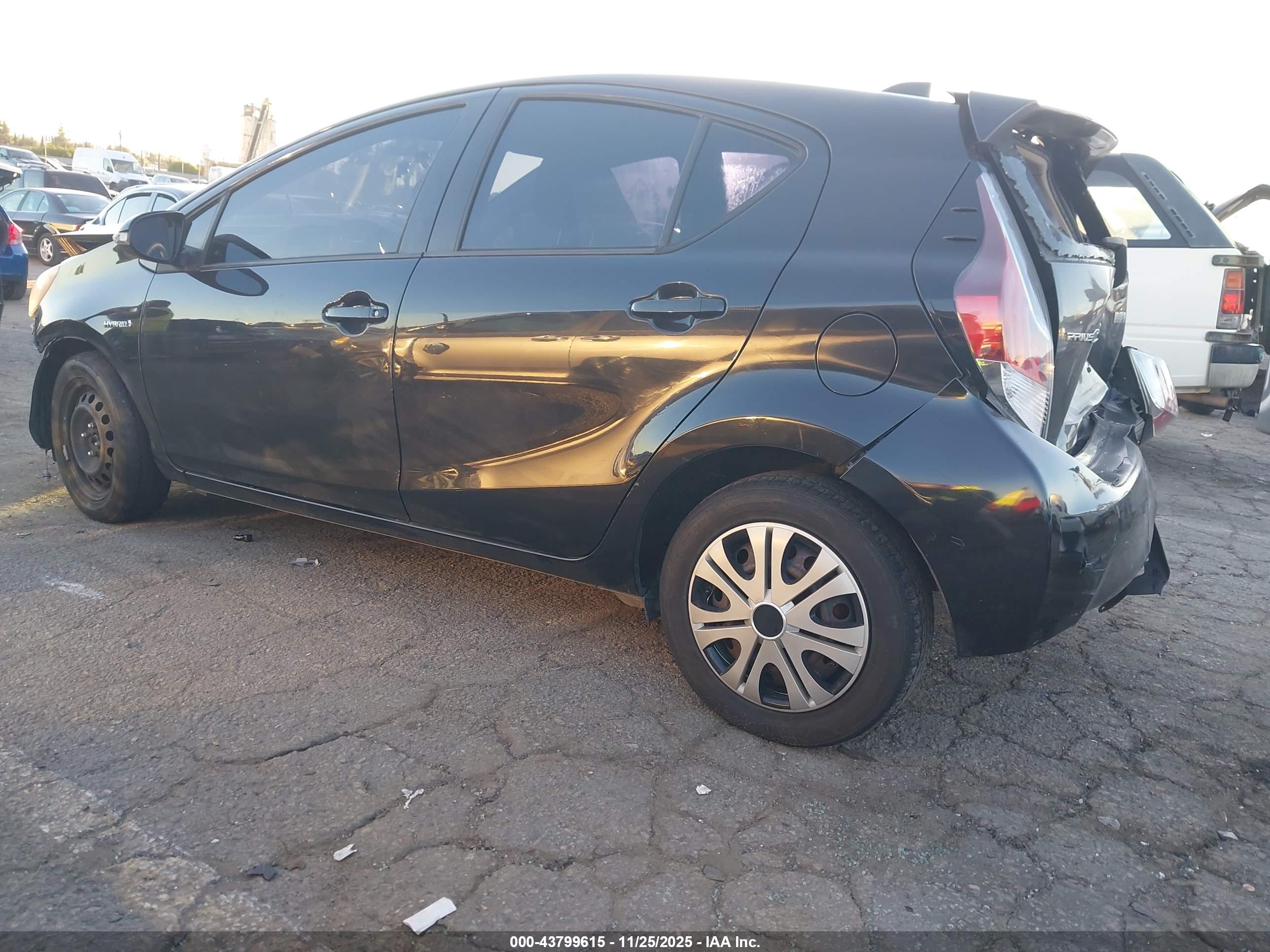 TOYOTA PRIUS image 3