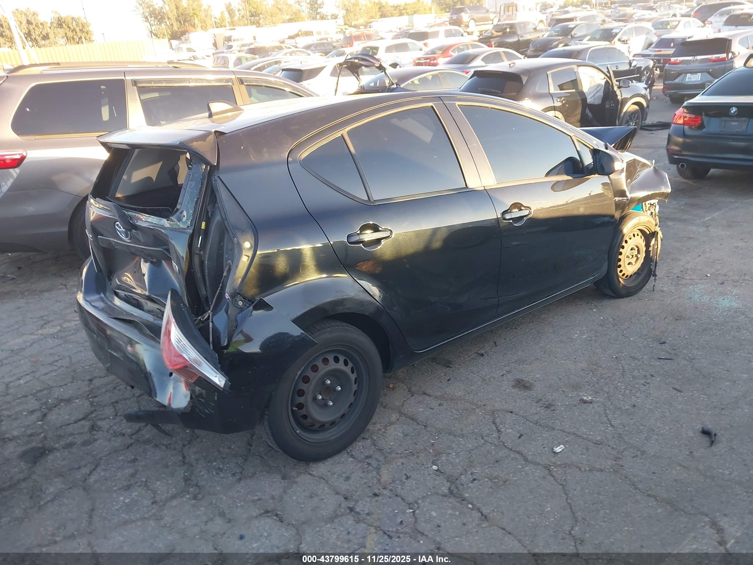 TOYOTA PRIUS image 4
