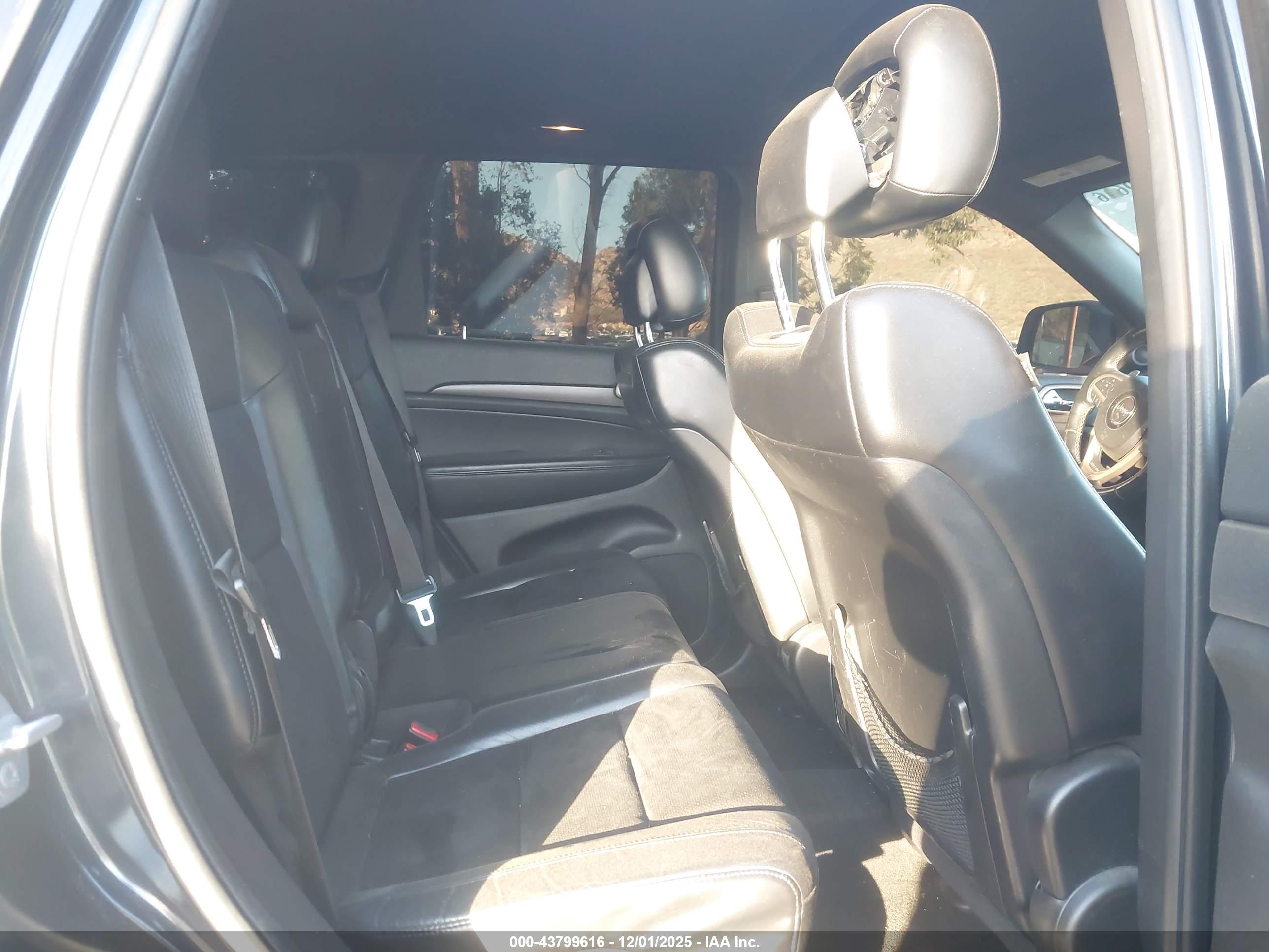 JEEP GRAND image 8