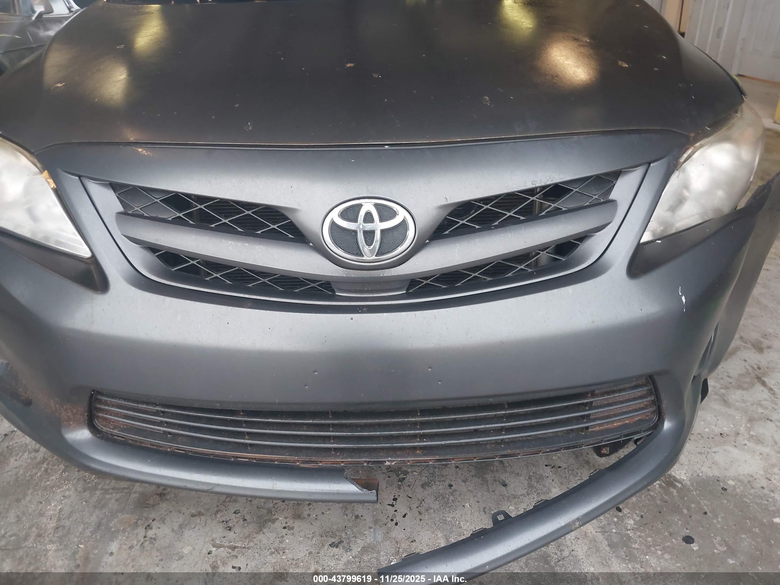 TOYOTA COROLLA image 6