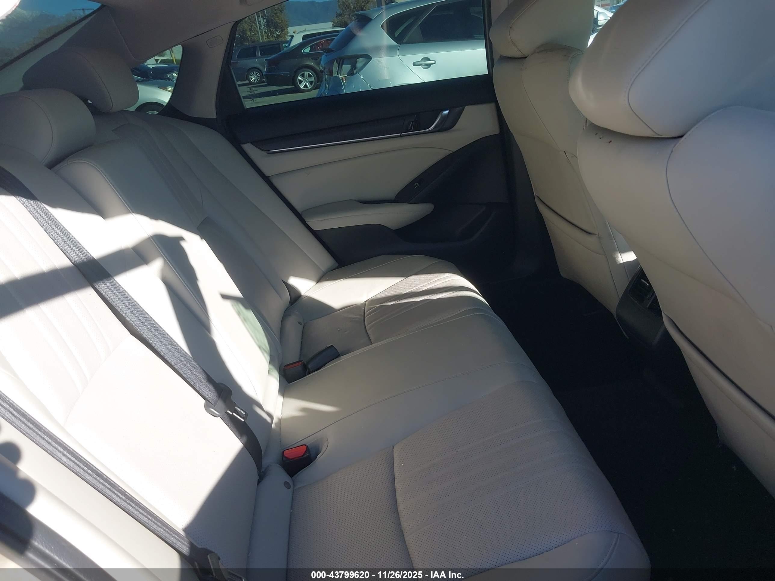 HONDA ACCORD image 8