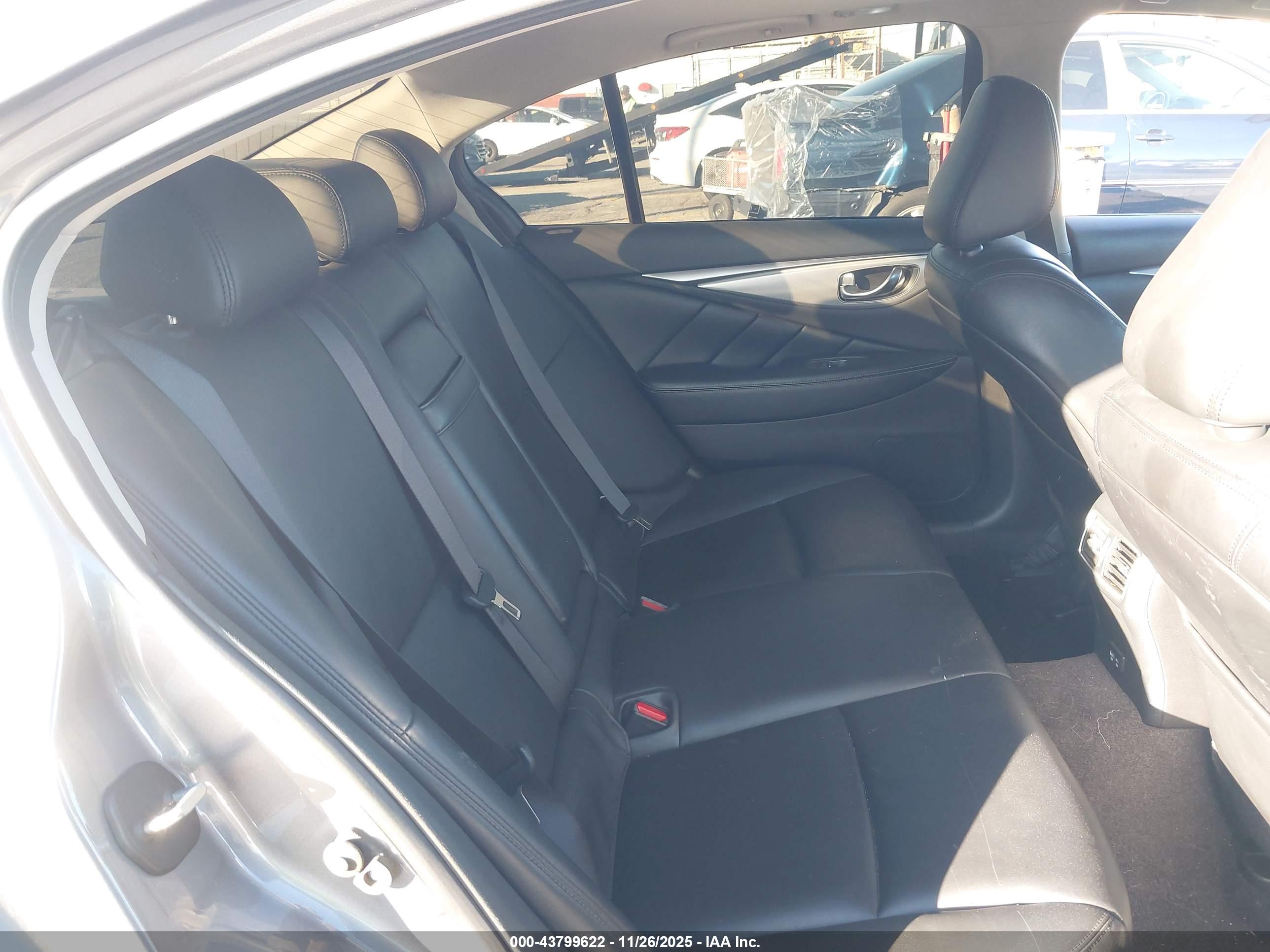 INFINITI Q50 image 8