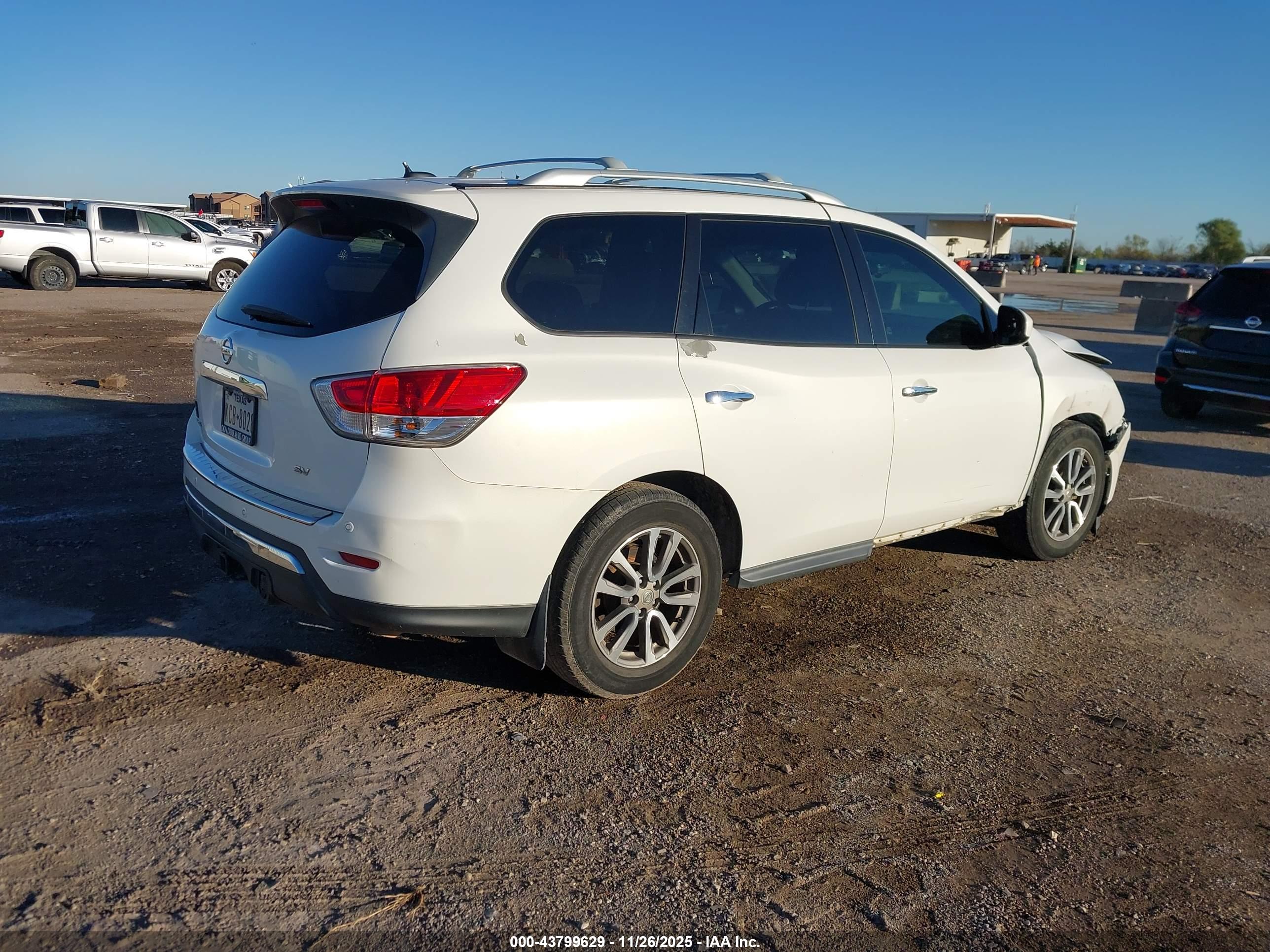 NISSAN PATHFINDER image 4