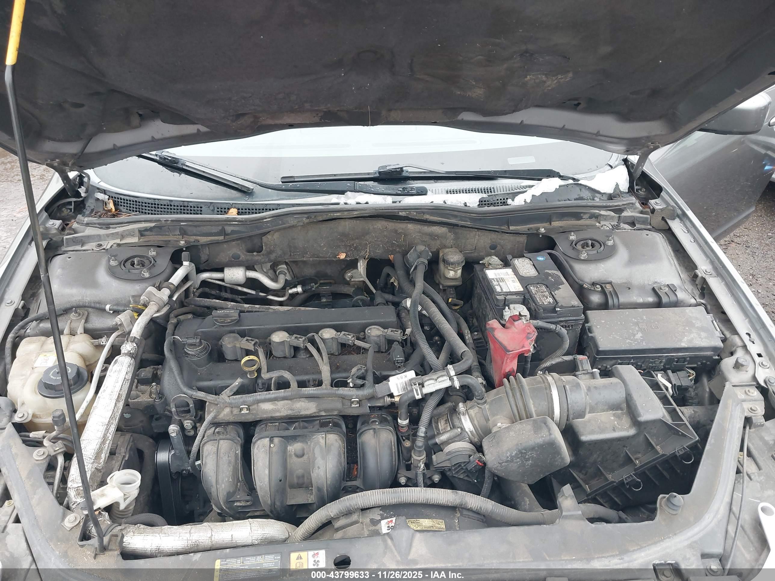 FORD FUSION image 10