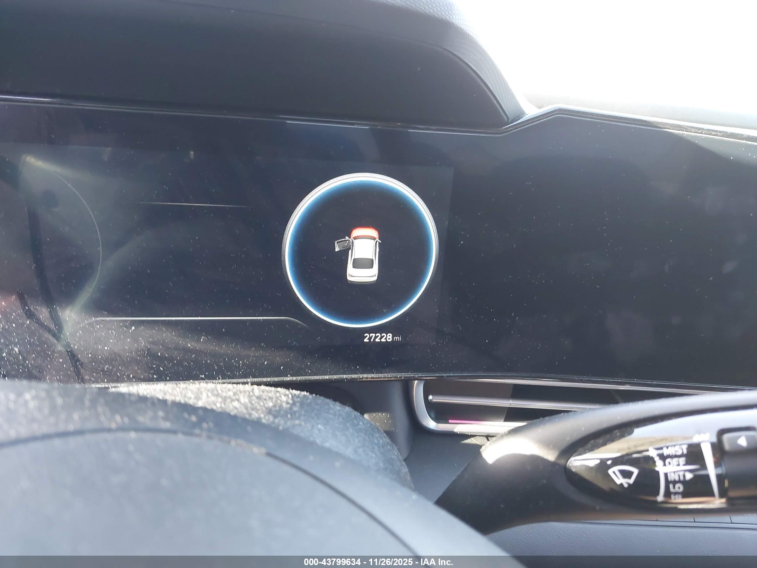 HYUNDAI ELANTRA image 7