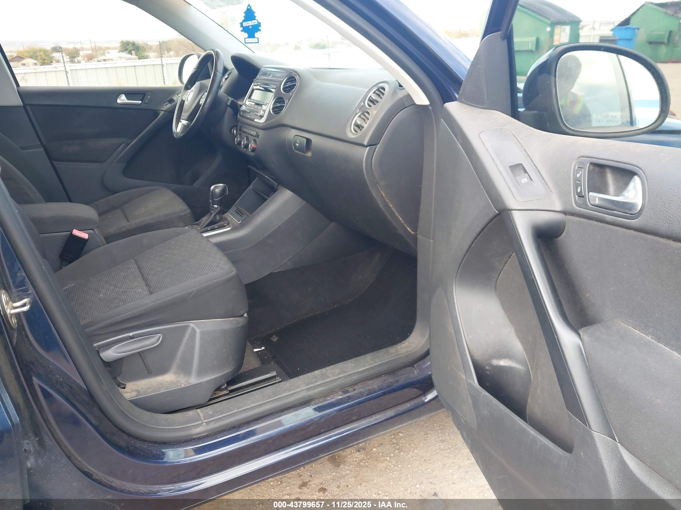 VOLKSWAGEN TIGUAN image 5
