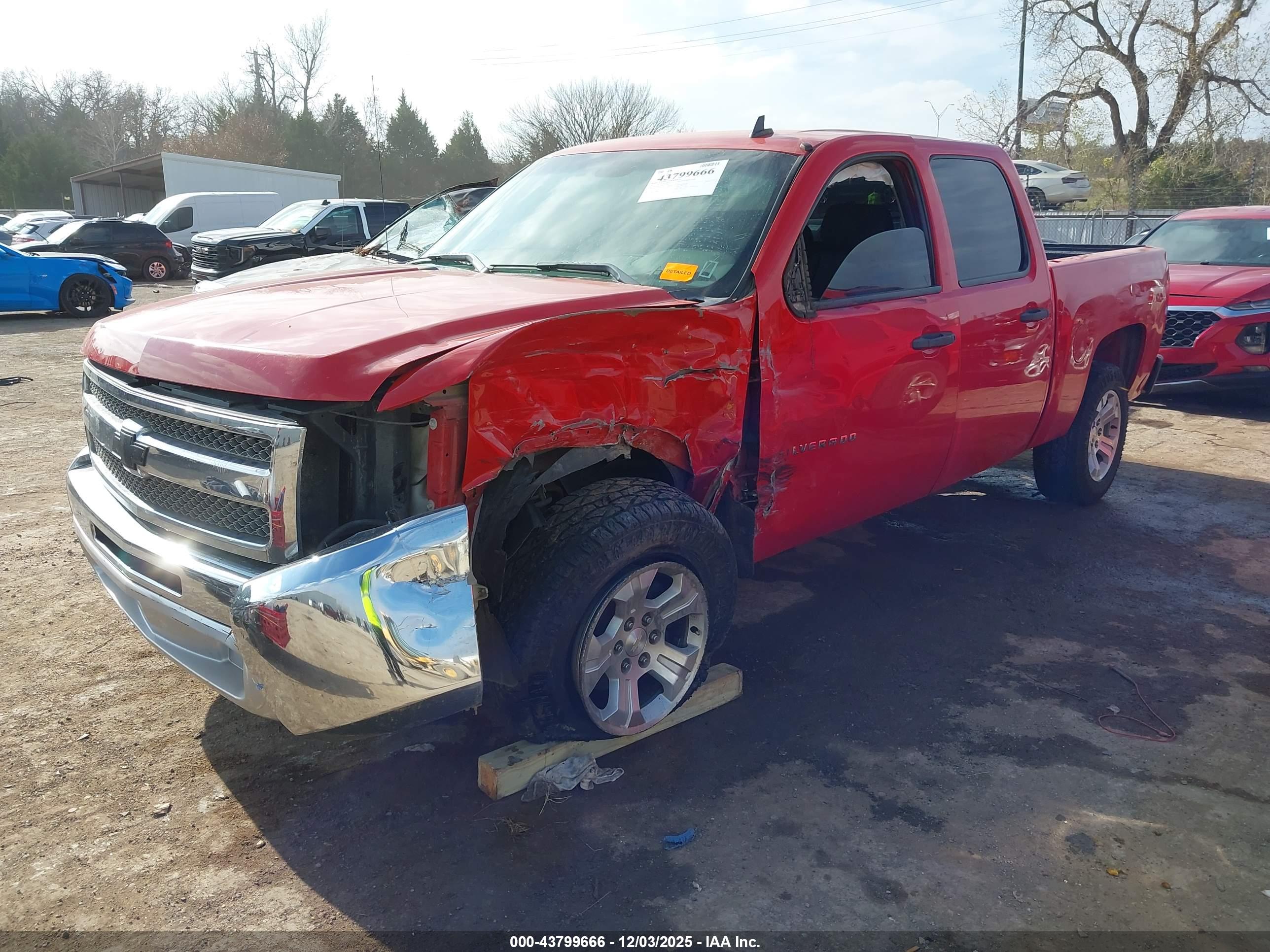 CHEVROLET SILVERADO image 2