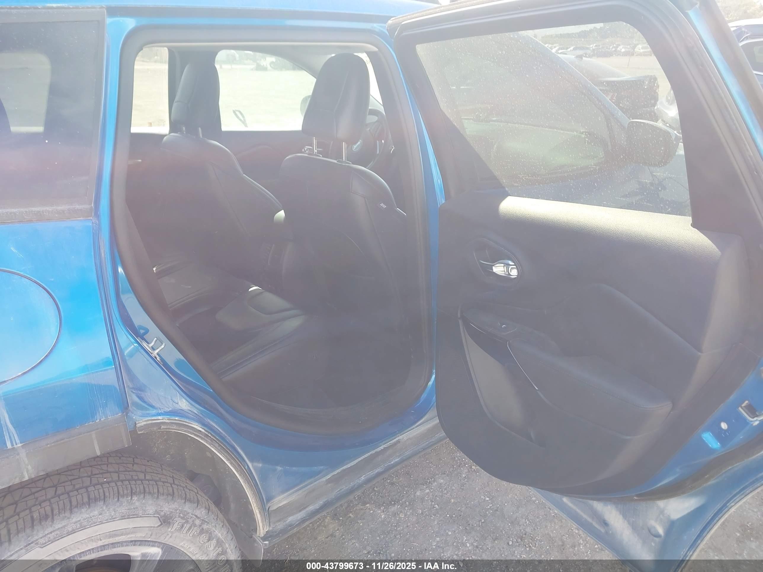 JEEP CHEROKEE image 8