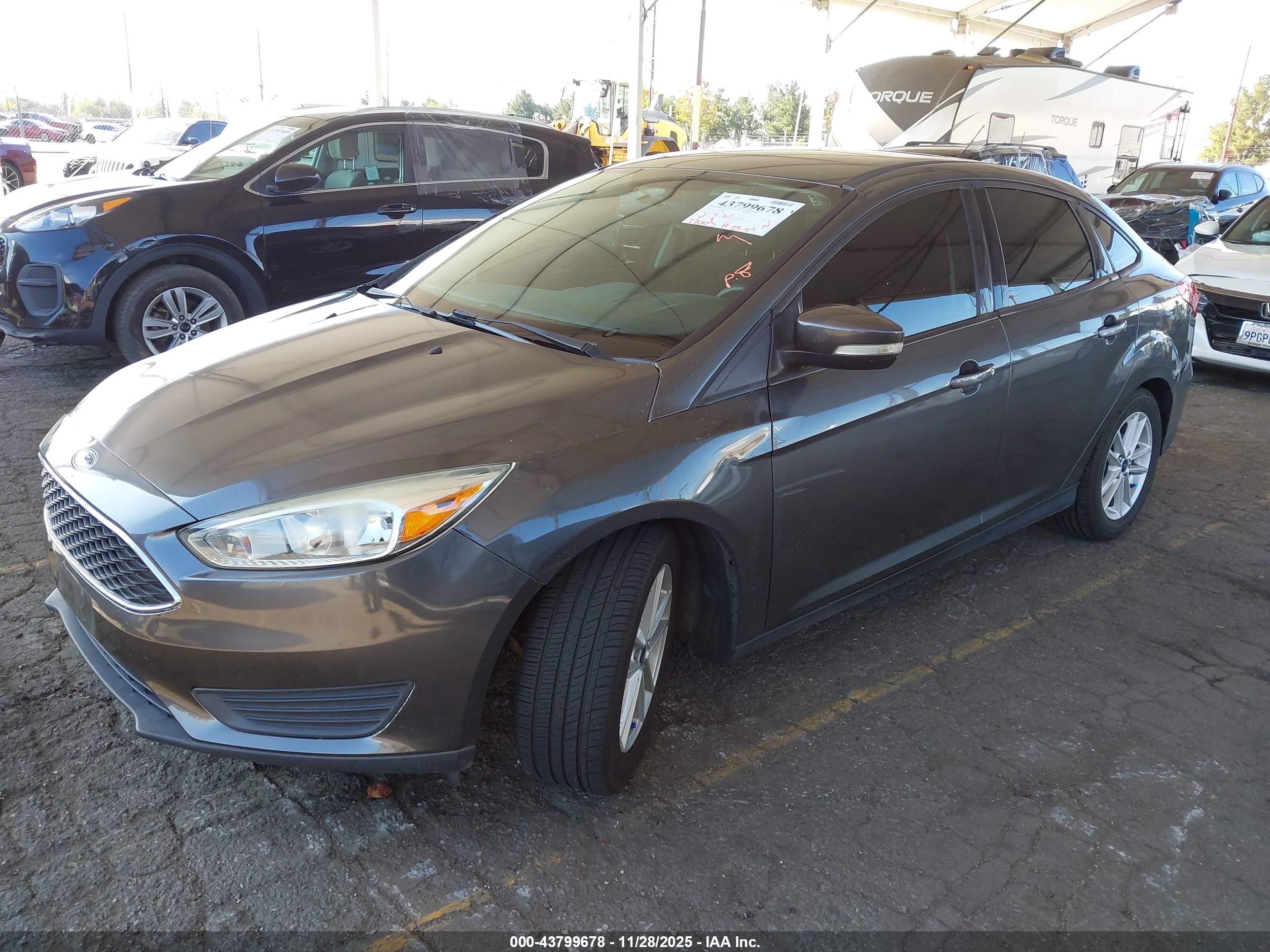FORD FOCUS image 2