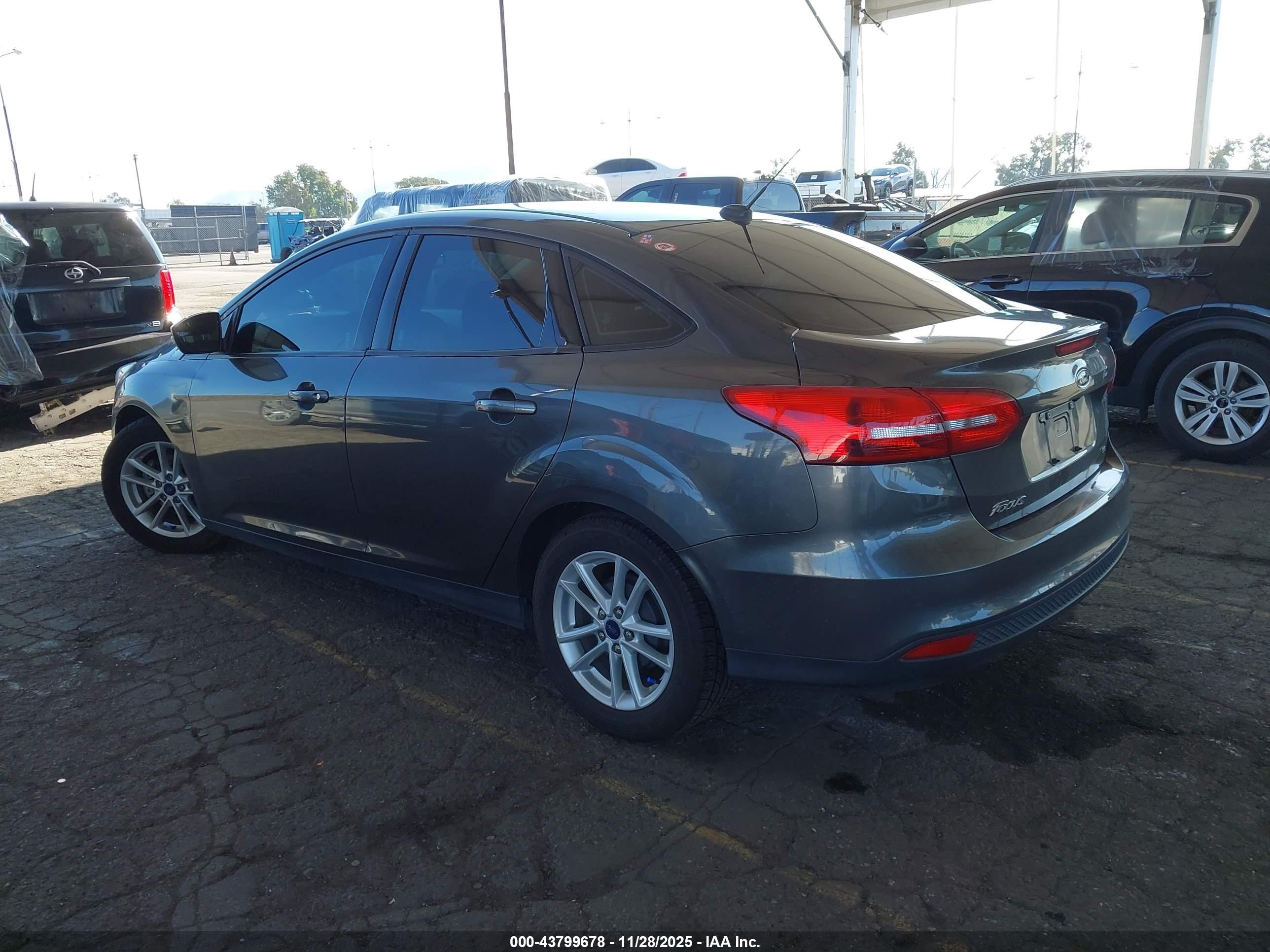 FORD FOCUS image 3