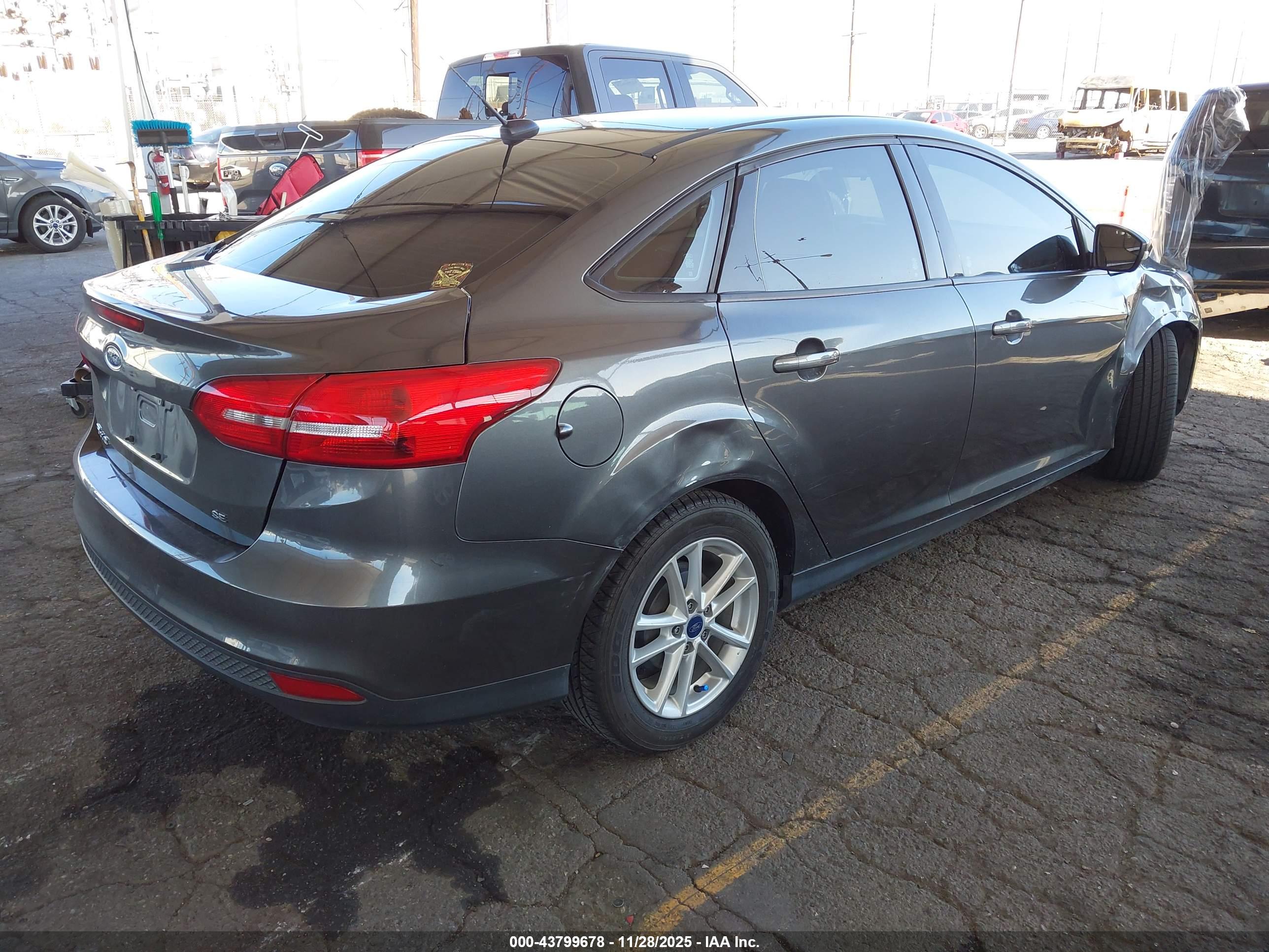 FORD FOCUS image 4