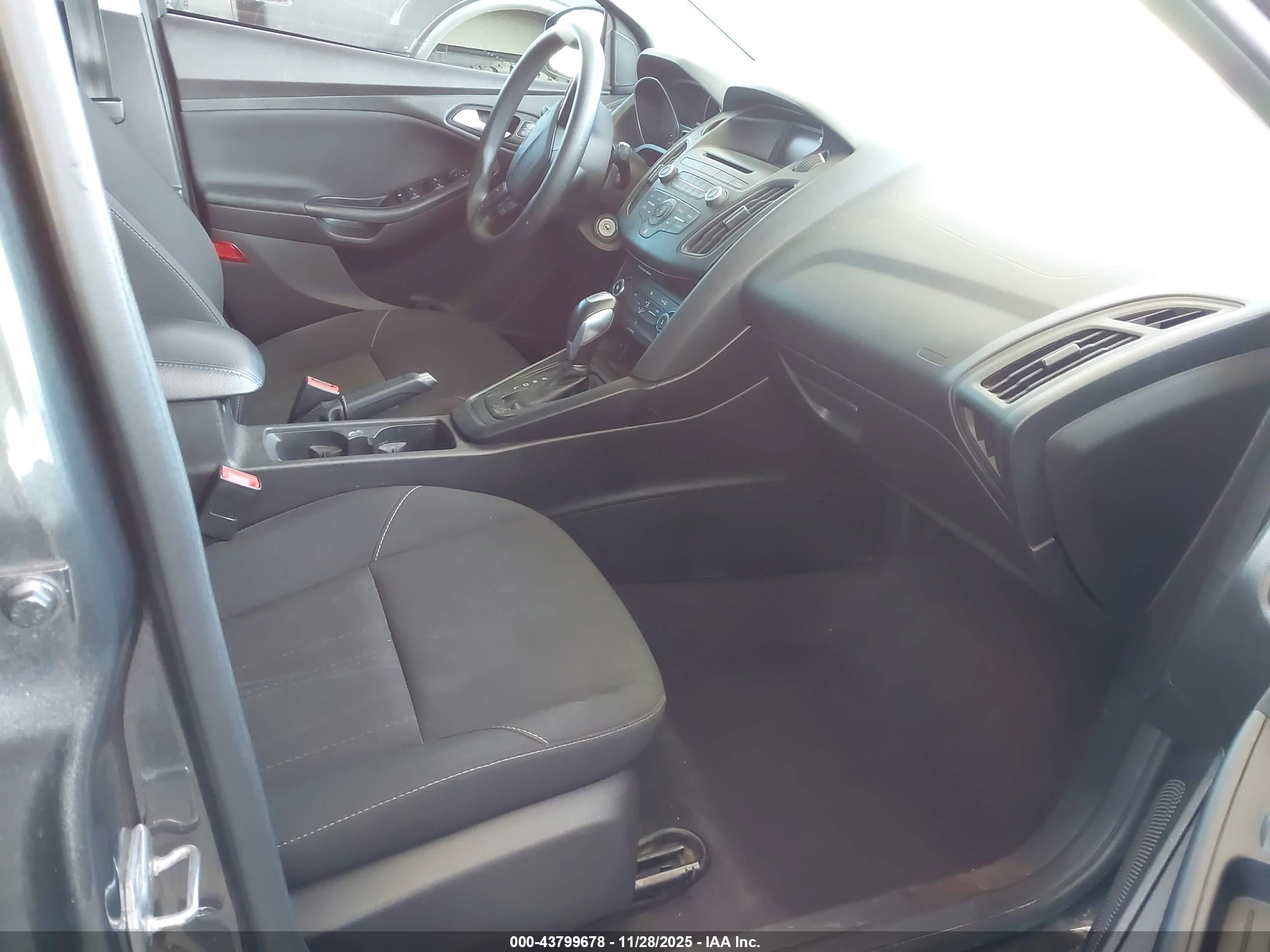 FORD FOCUS image 5