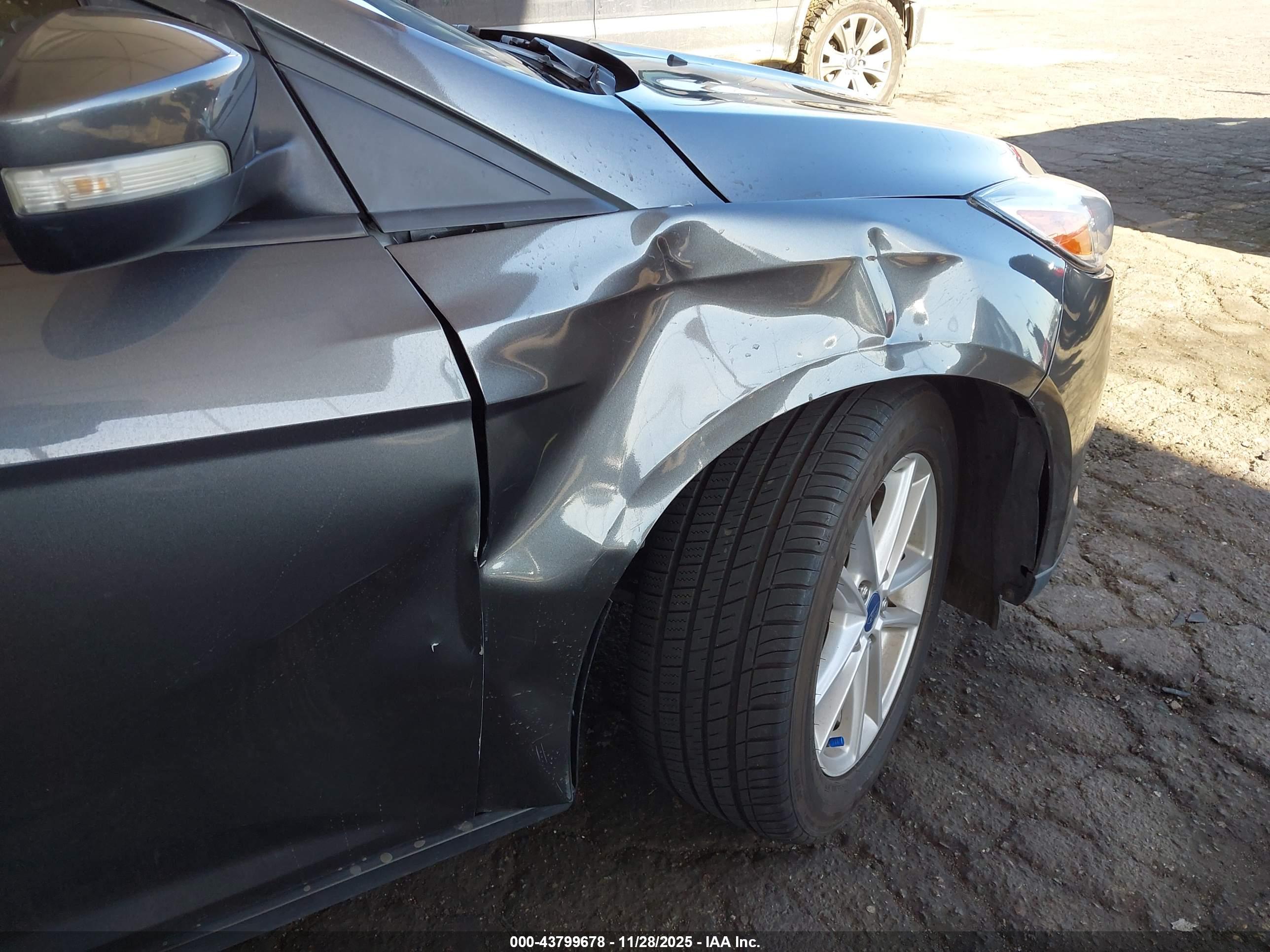 FORD FOCUS image 6