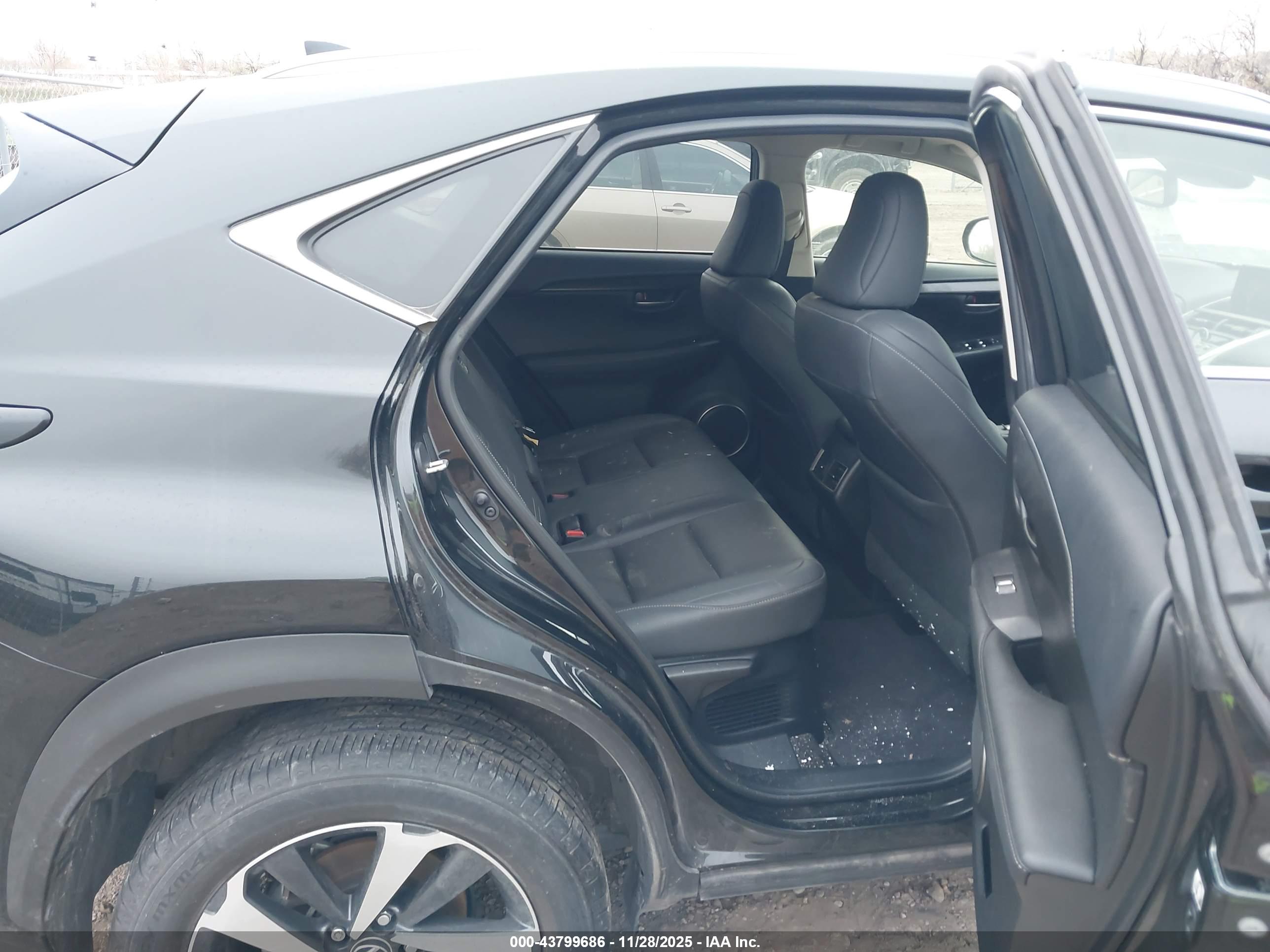 LEXUS NX image 8