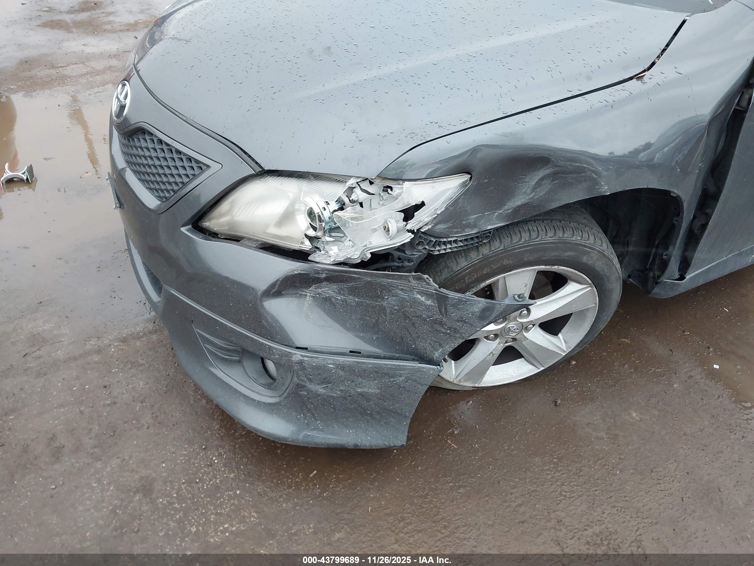 TOYOTA CAMRY image 6