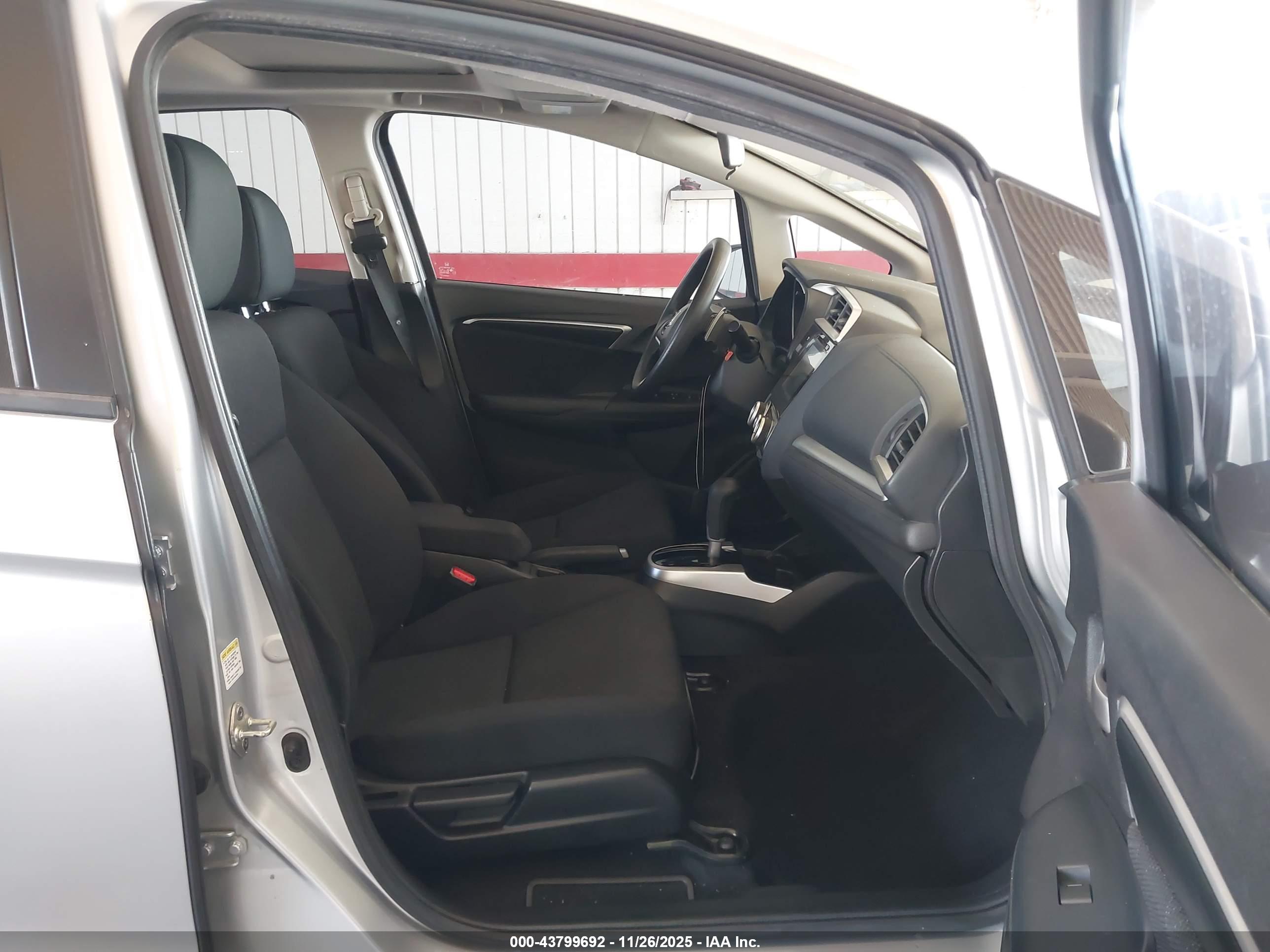 HONDA FIT image 5