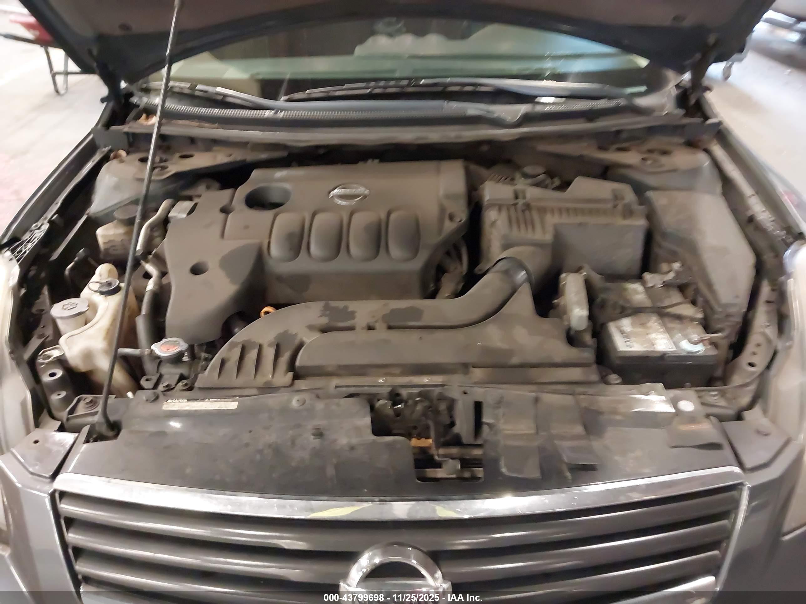NISSAN ALTIMA image 10
