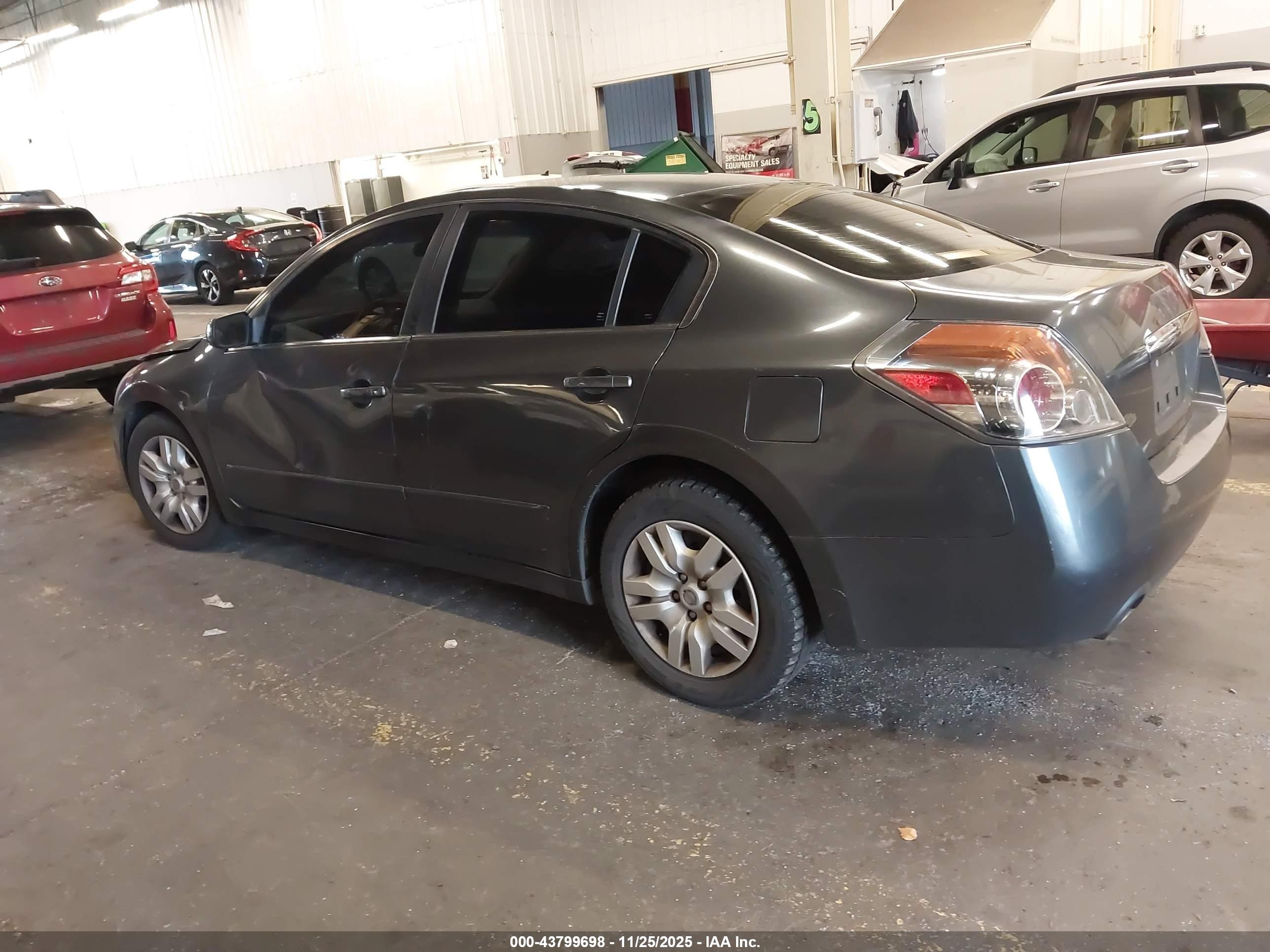 NISSAN ALTIMA image 3
