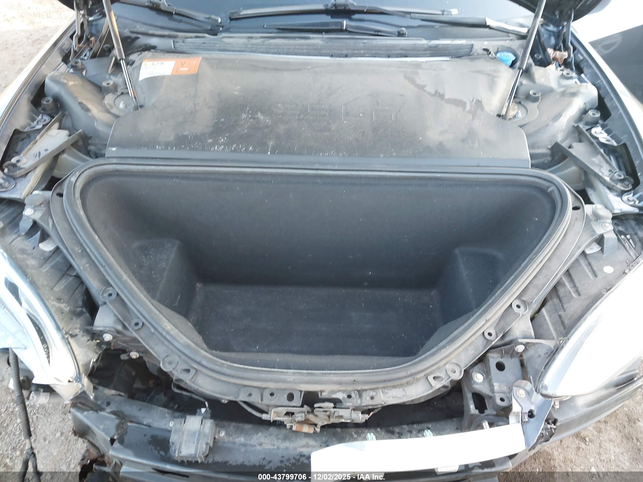 TESLA MODEL image 10
