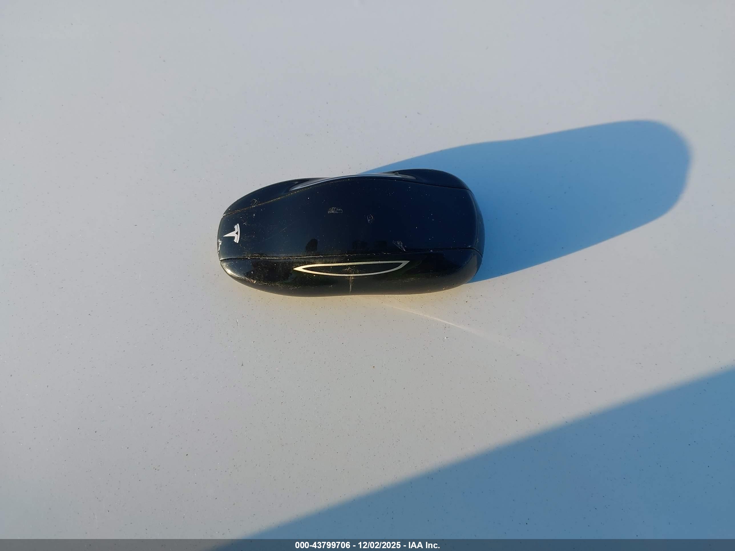 TESLA MODEL image 11