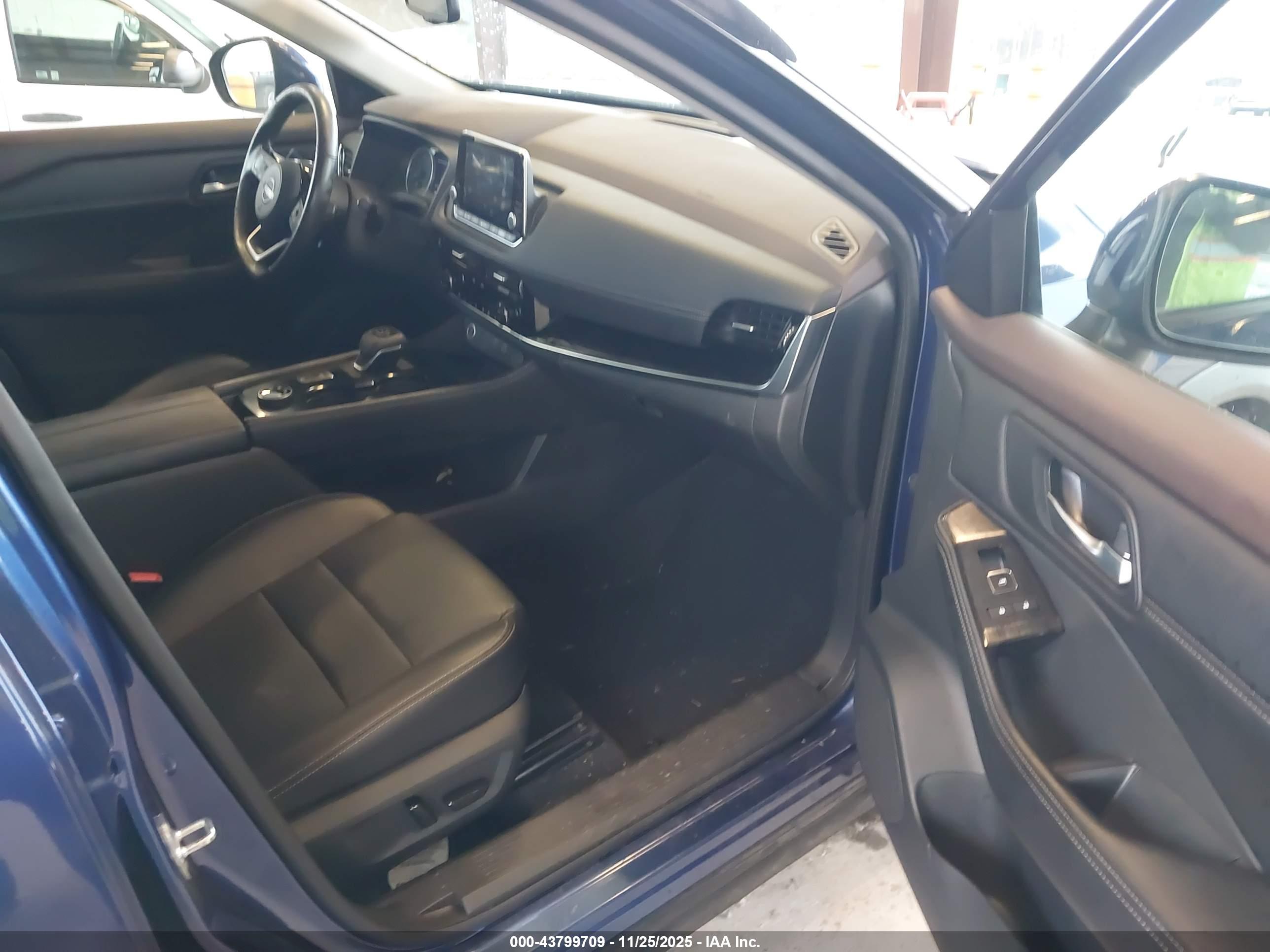 NISSAN ROGUE image 5