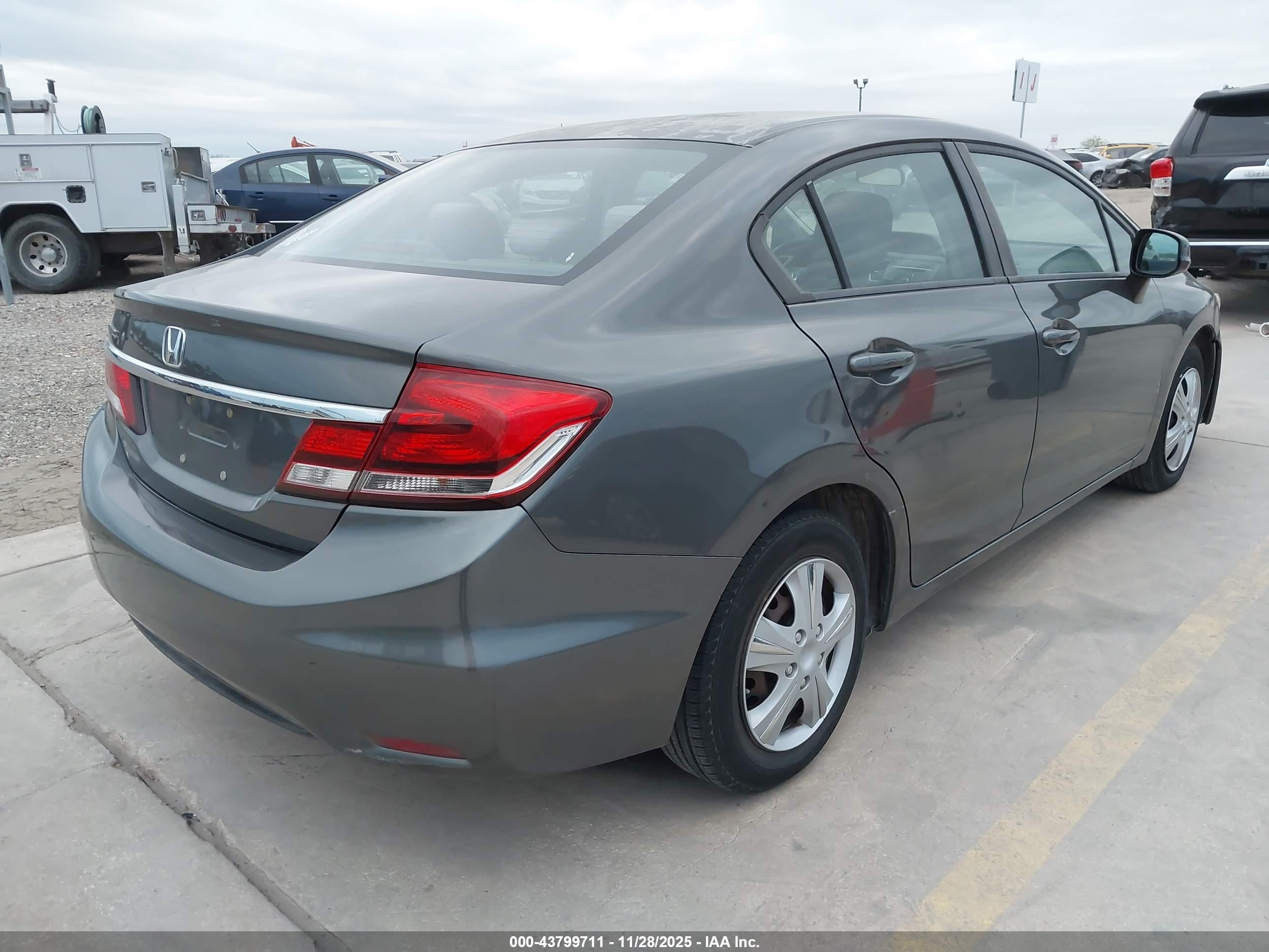 HONDA CIVIC image 4