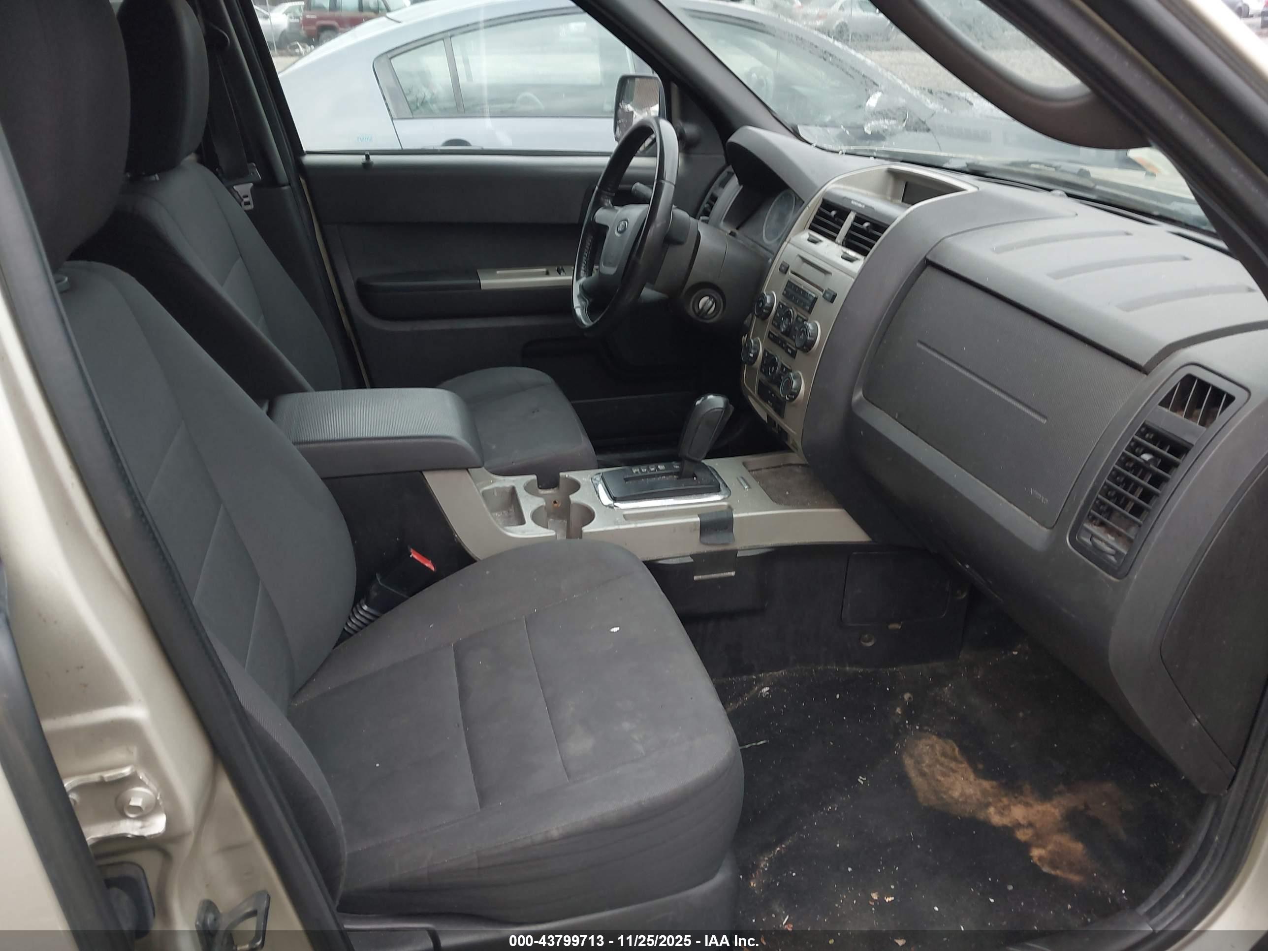 FORD ESCAPE image 5