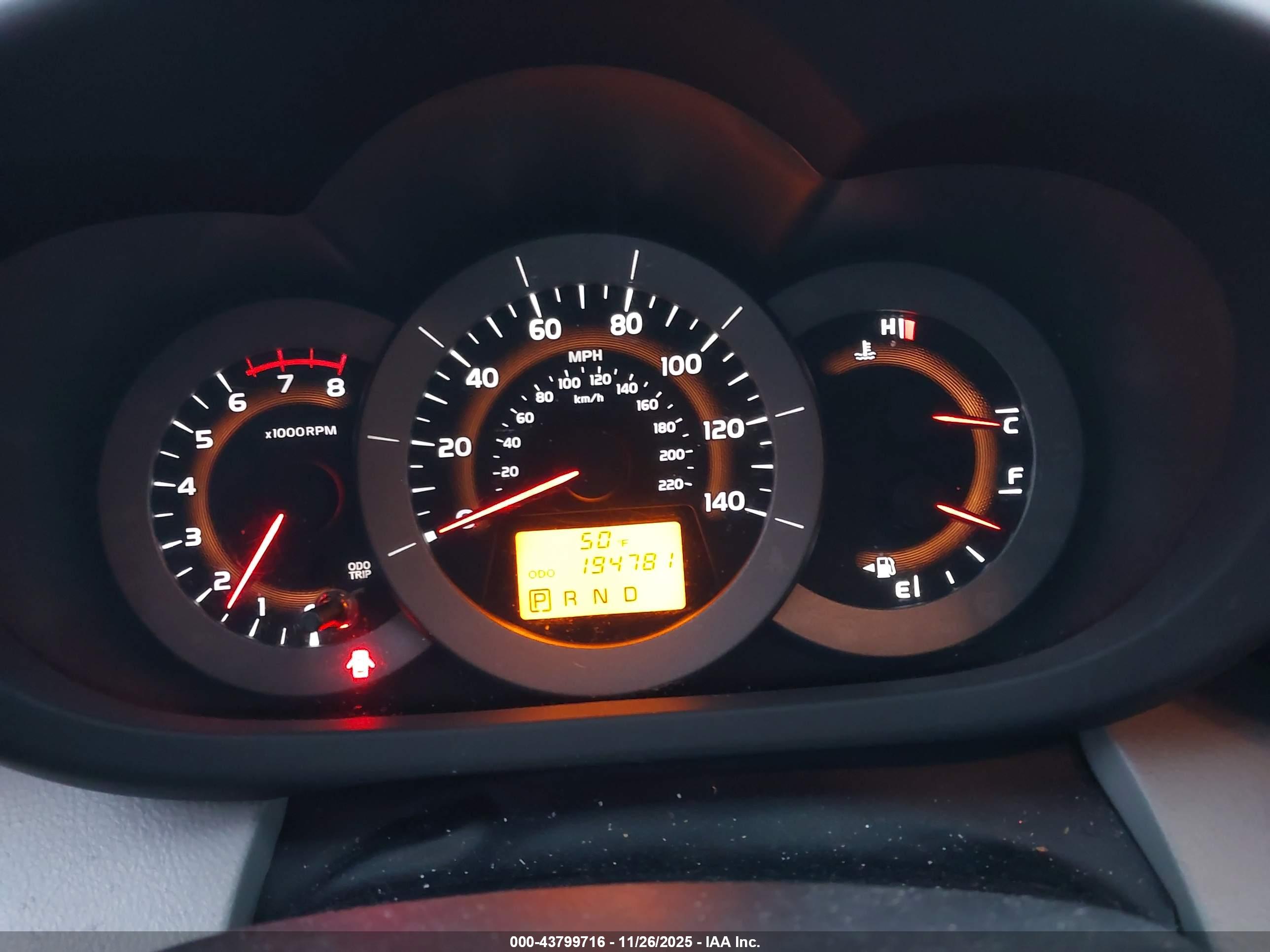 TOYOTA RAV4 image 7