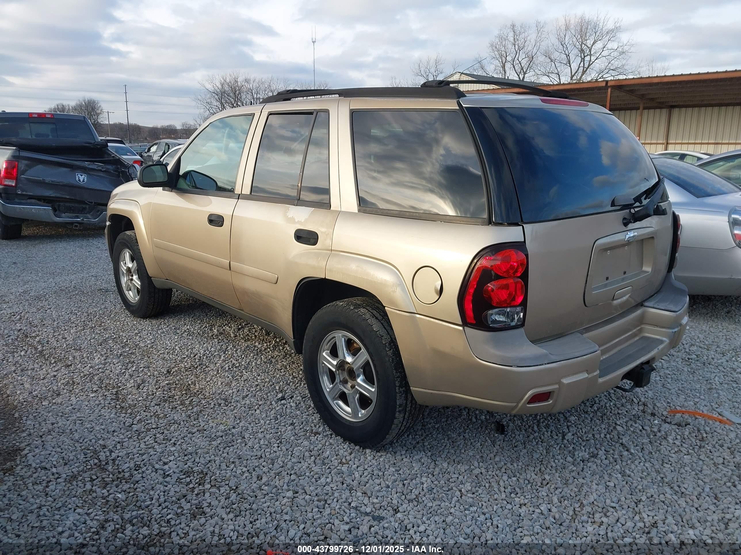 CHEVROLET TRAILBLAZER image 3