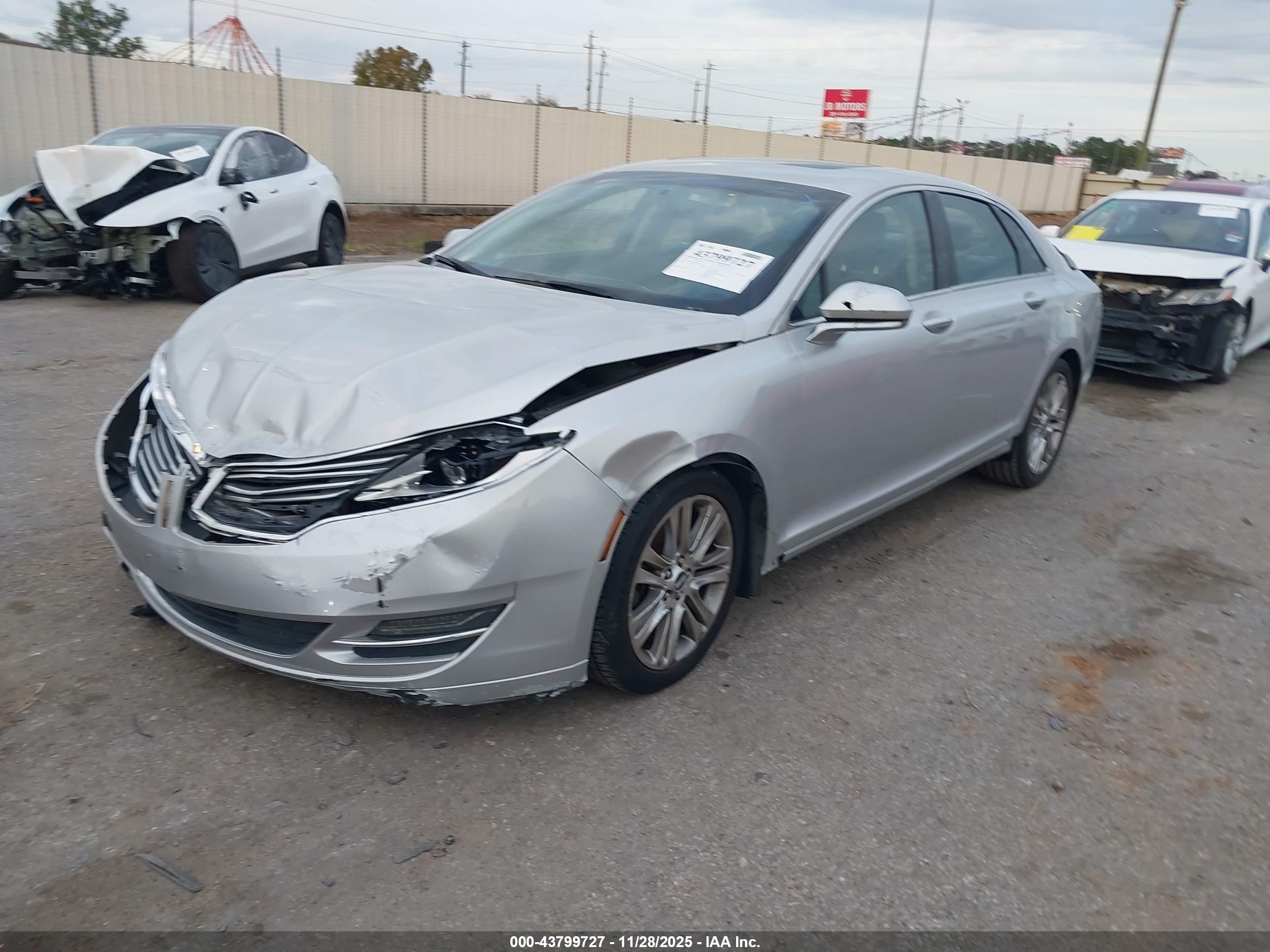 LINCOLN MKZ image 2