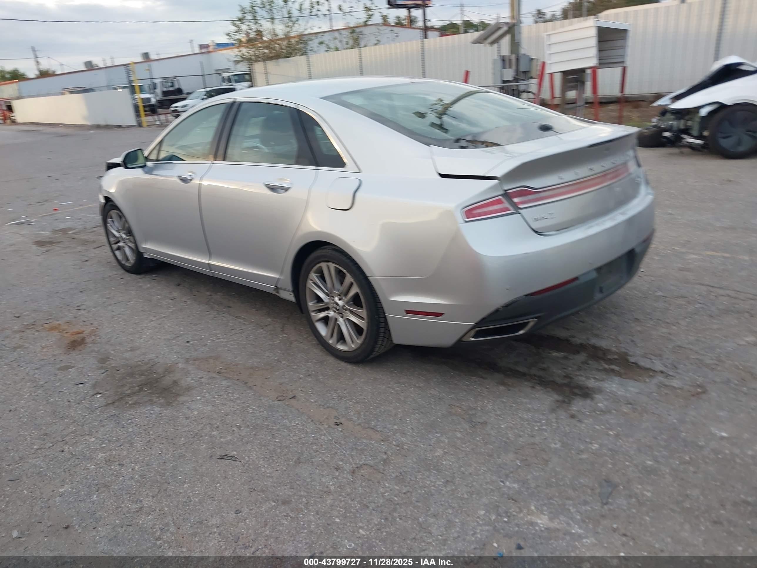 LINCOLN MKZ image 3