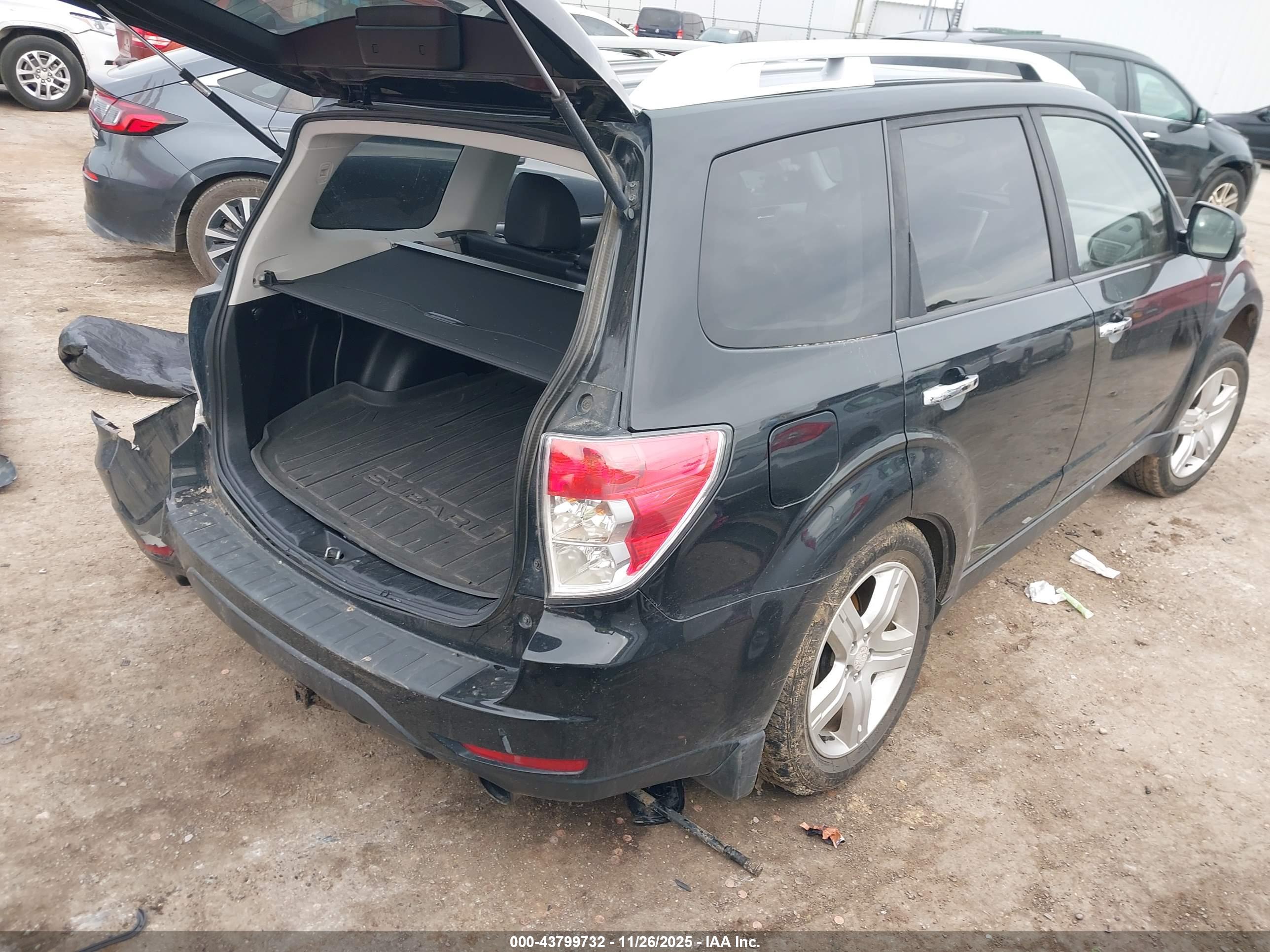 SUBARU FORESTER image 4