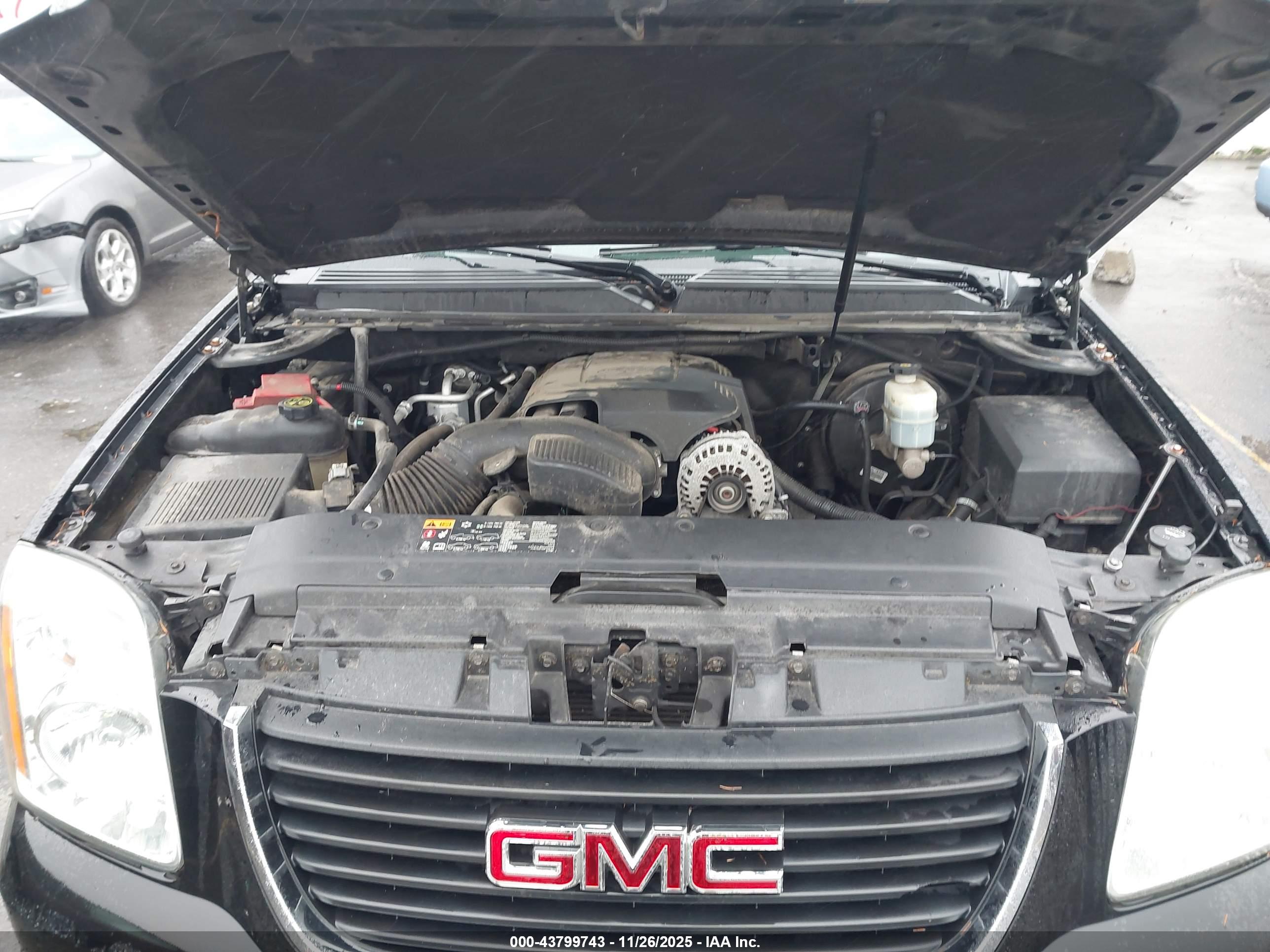 GMC YUKON image 10