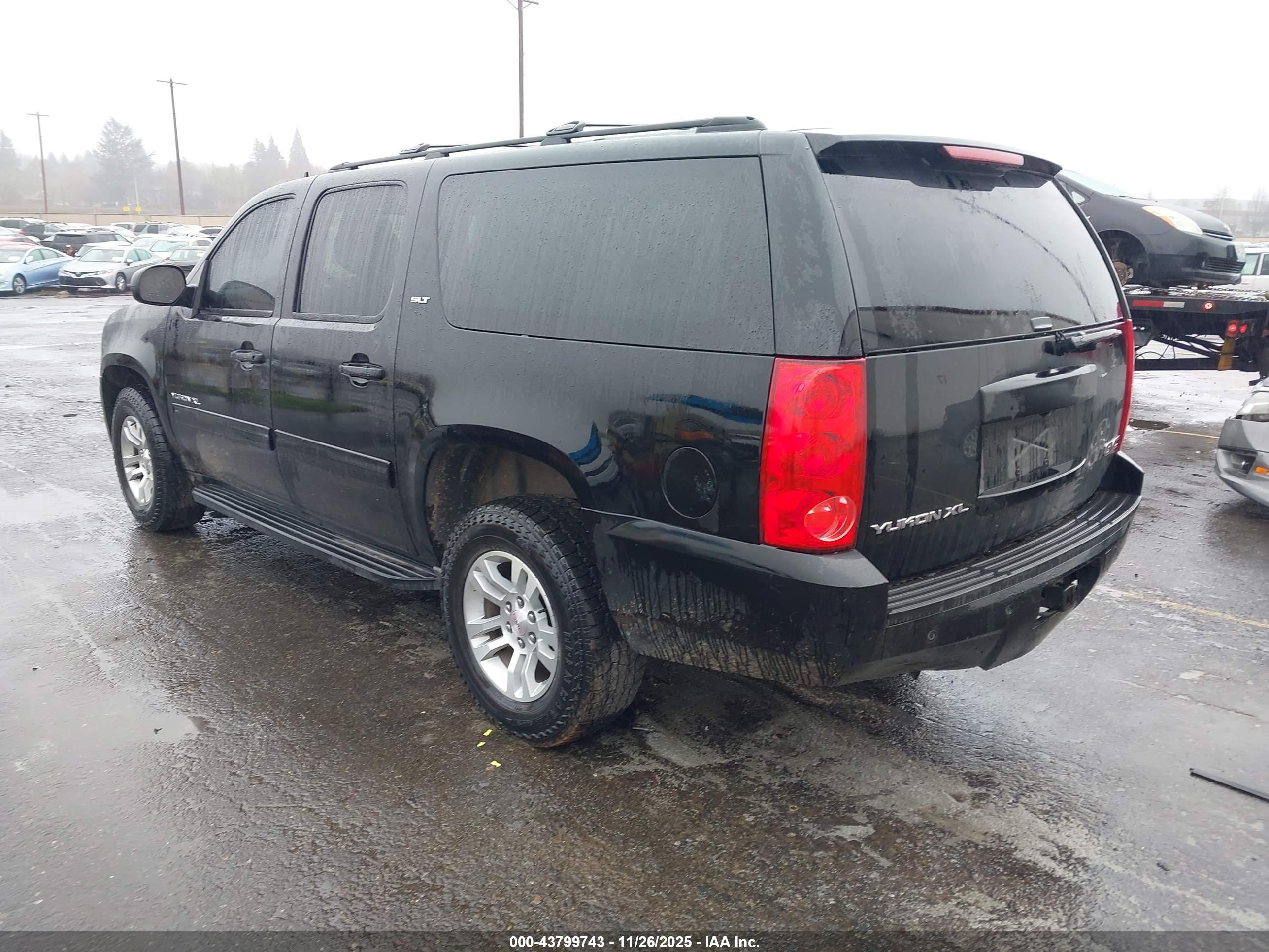 GMC YUKON image 3