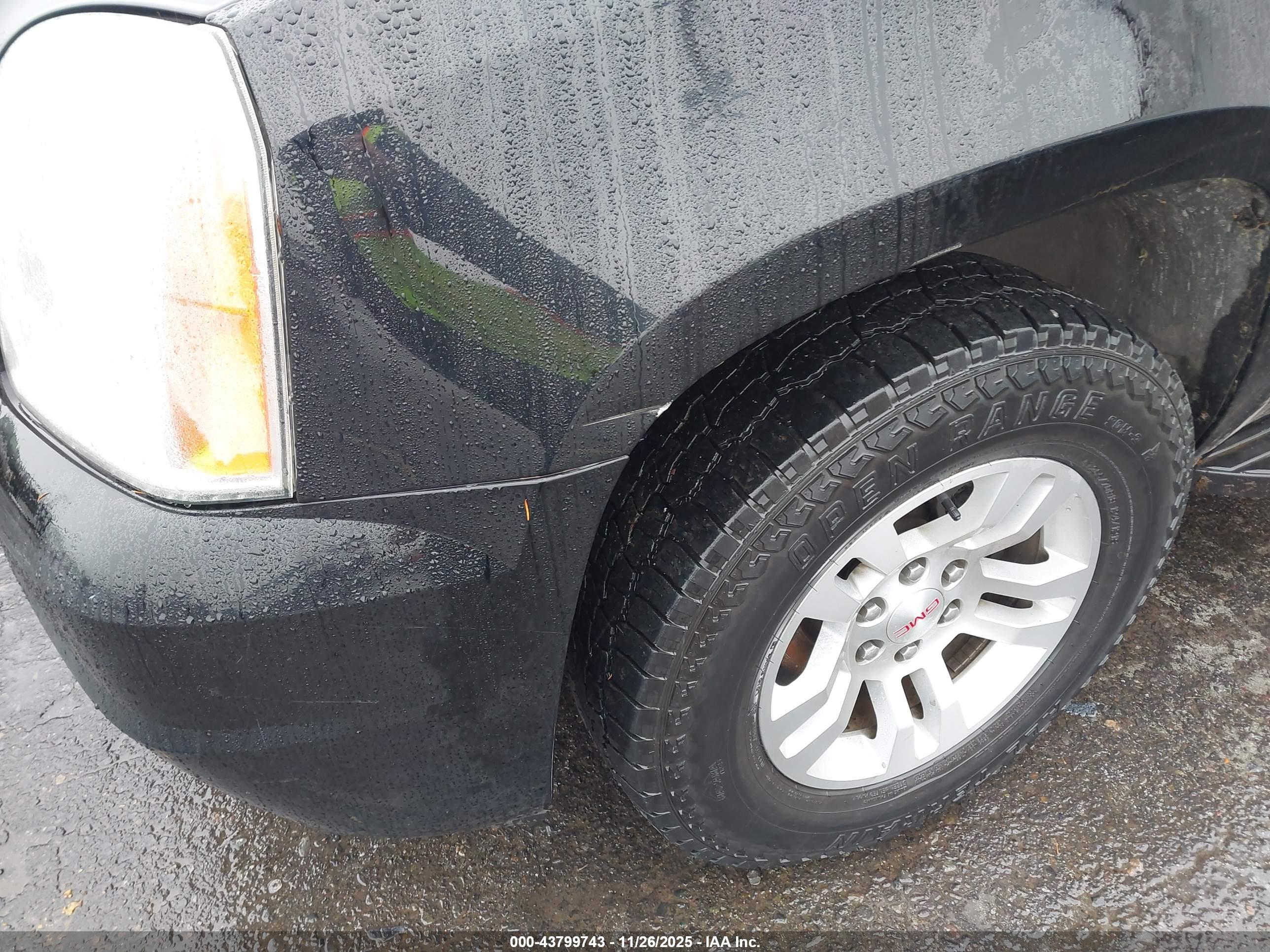 GMC YUKON image 6