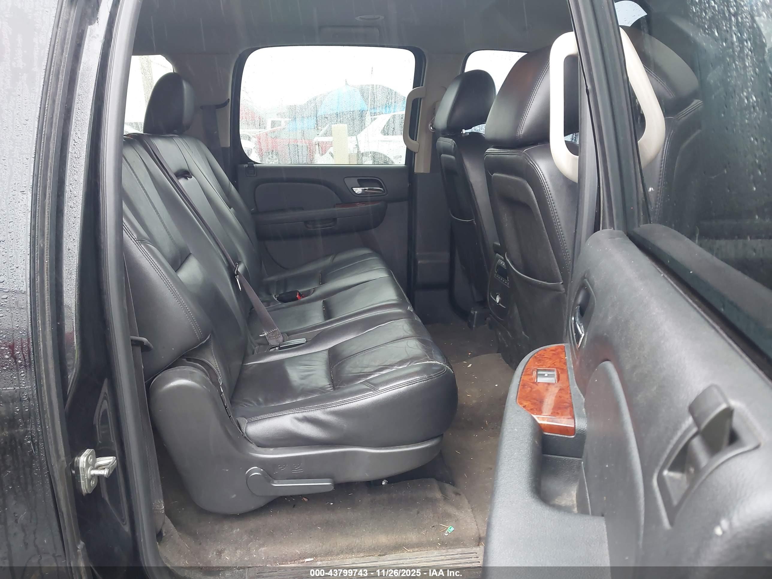 GMC YUKON image 8