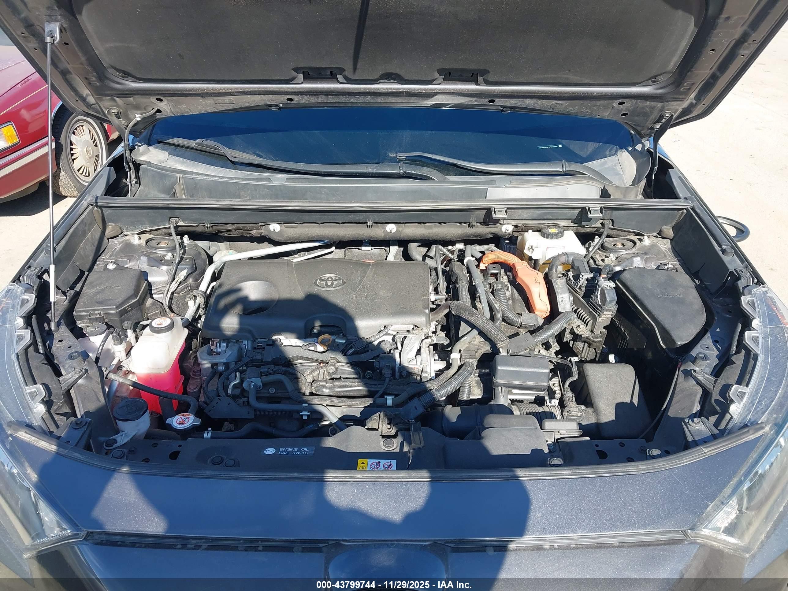 TOYOTA RAV4 image 10