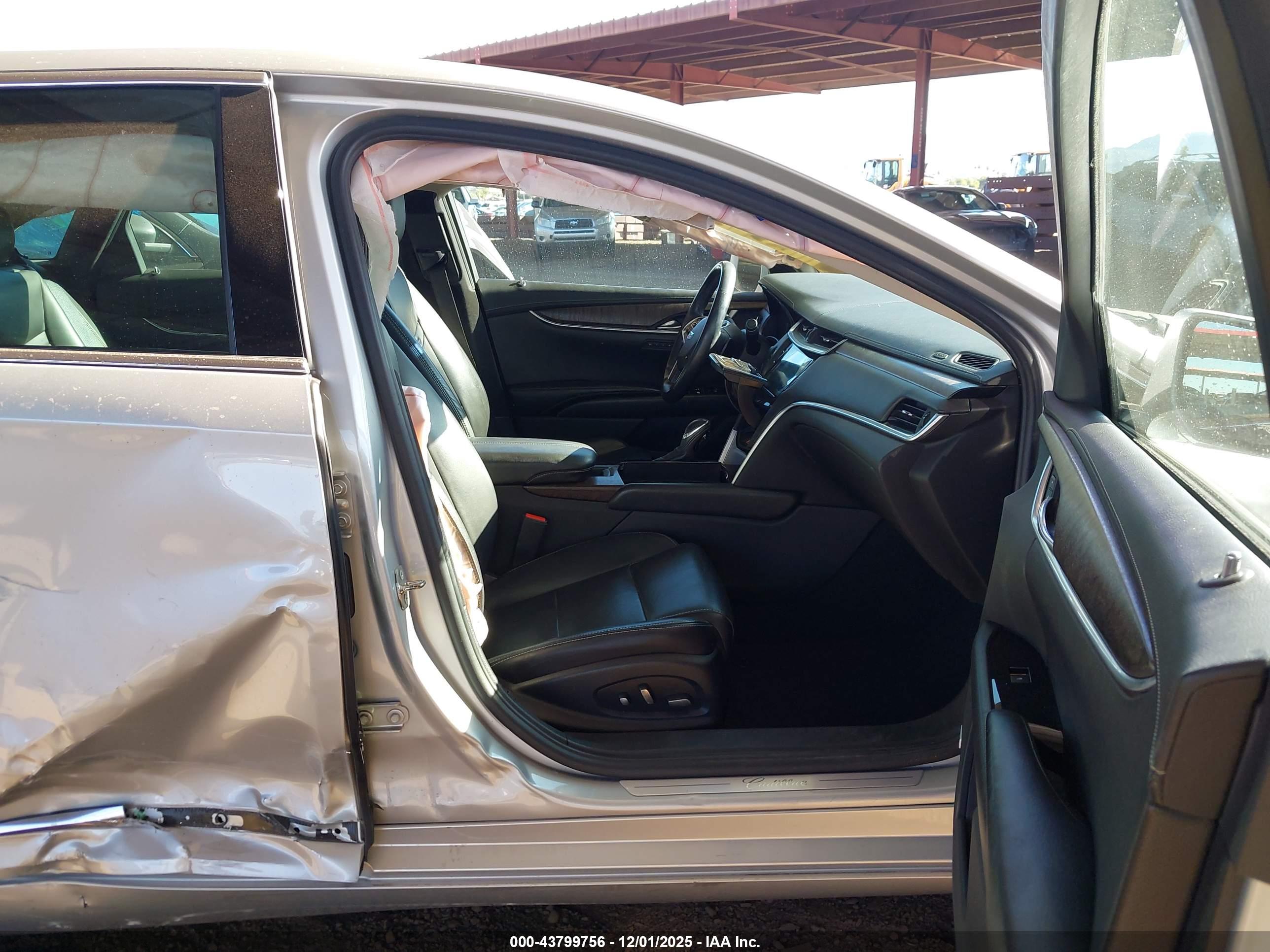CADILLAC XTS image 5