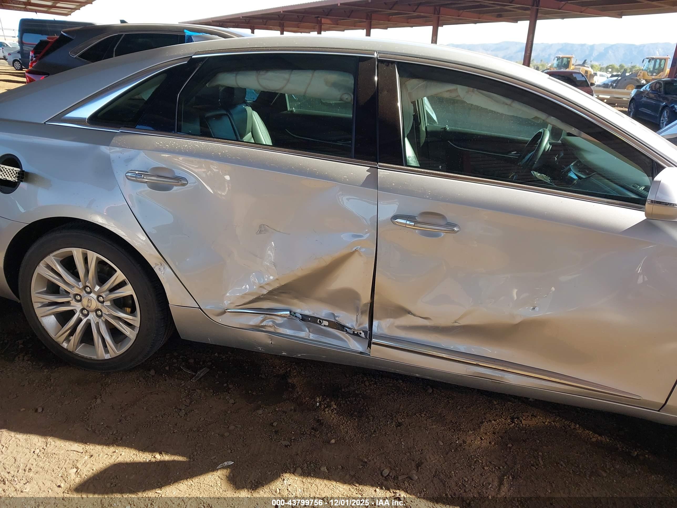 CADILLAC XTS image 6