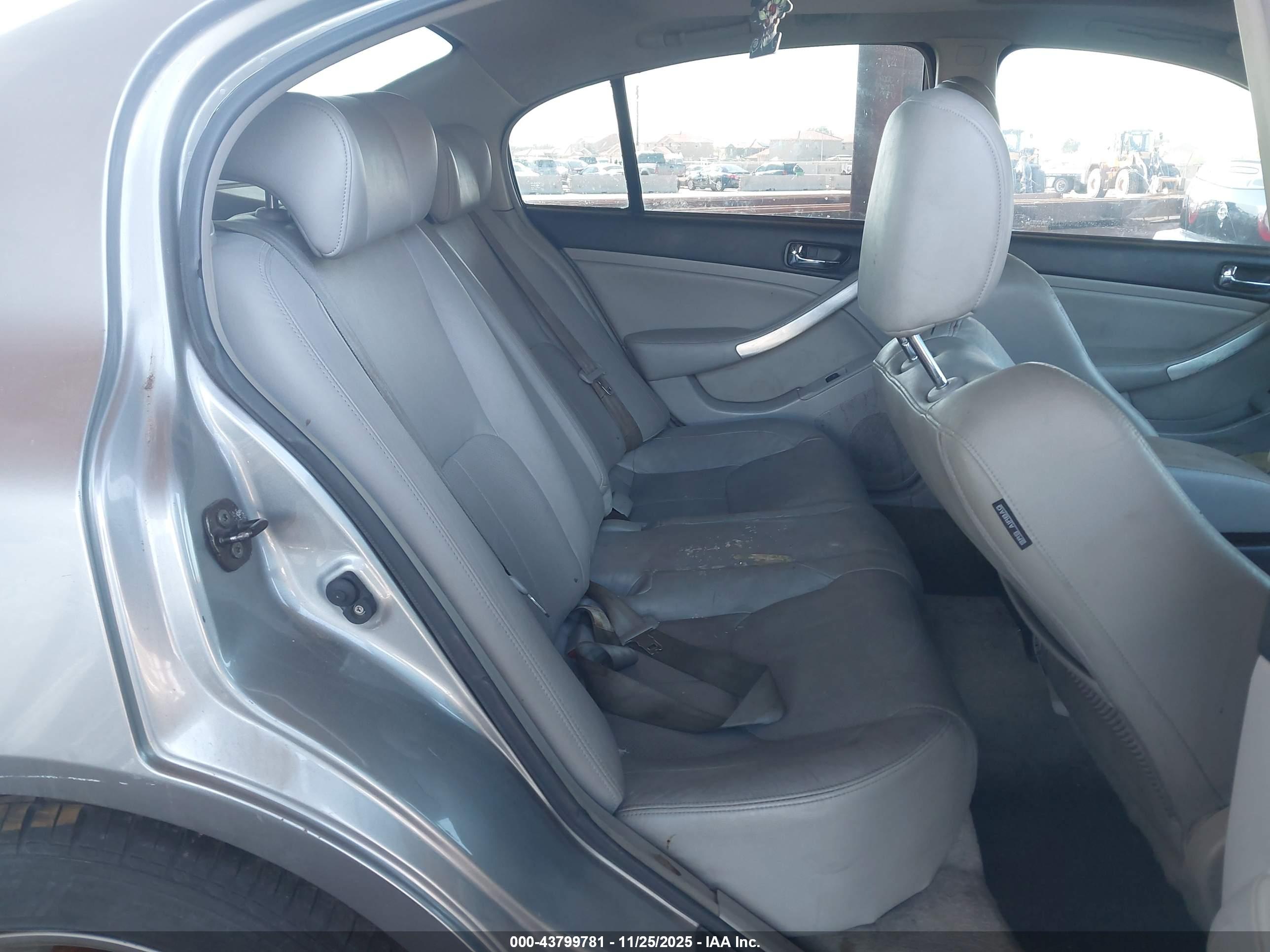 INFINITI G35 image 8